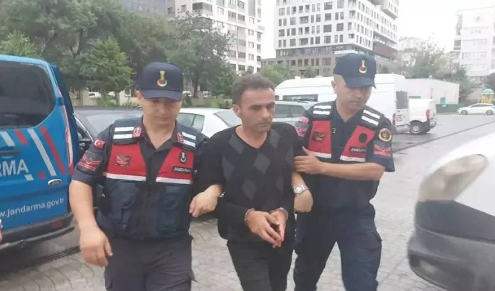 Fuggitivo ricercato da 3 anni arrestato con 10 chili di cannabis