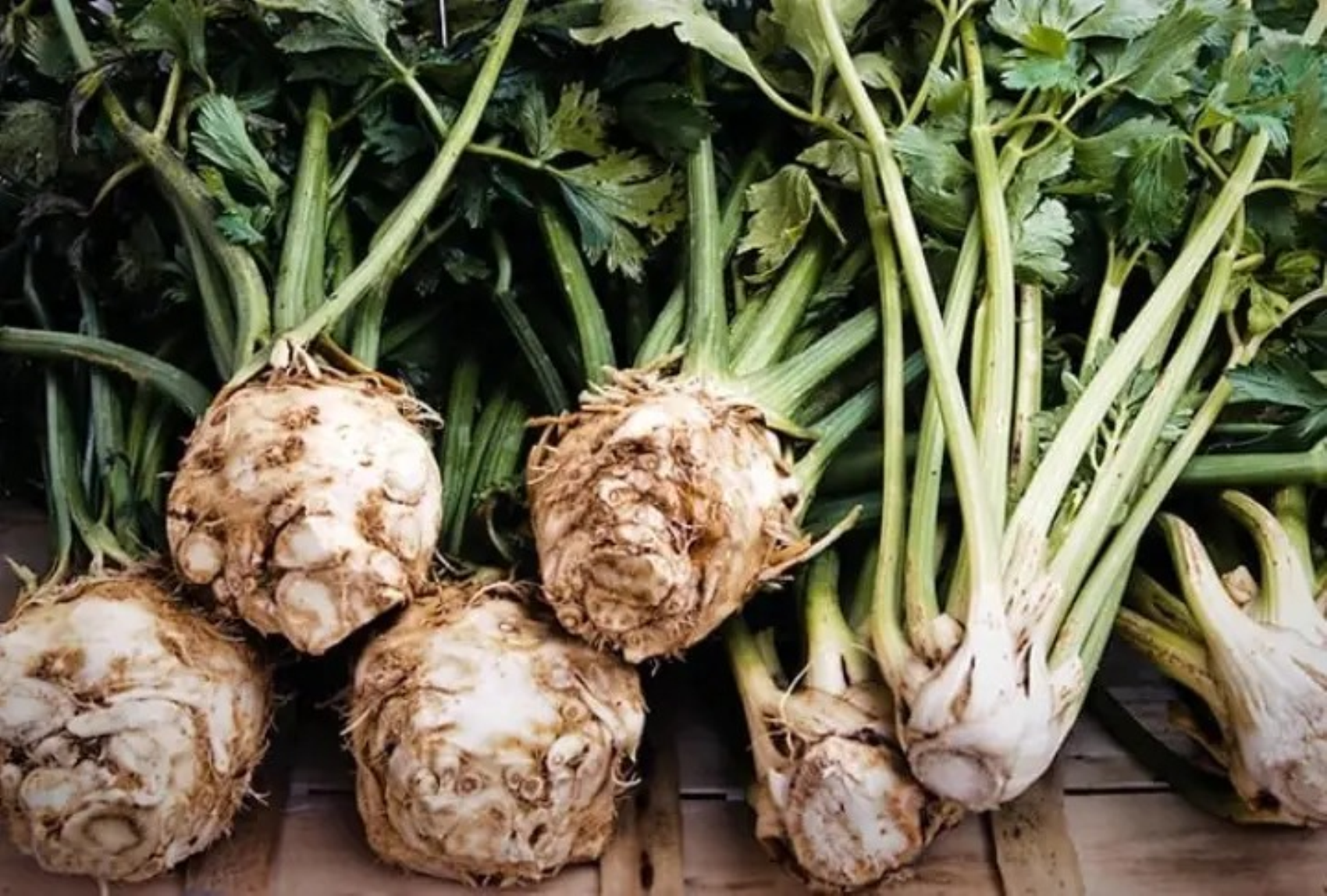 Basta spendere una fortuna in cosmetici: 7 alimenti miracolosi che migliorano la pelle