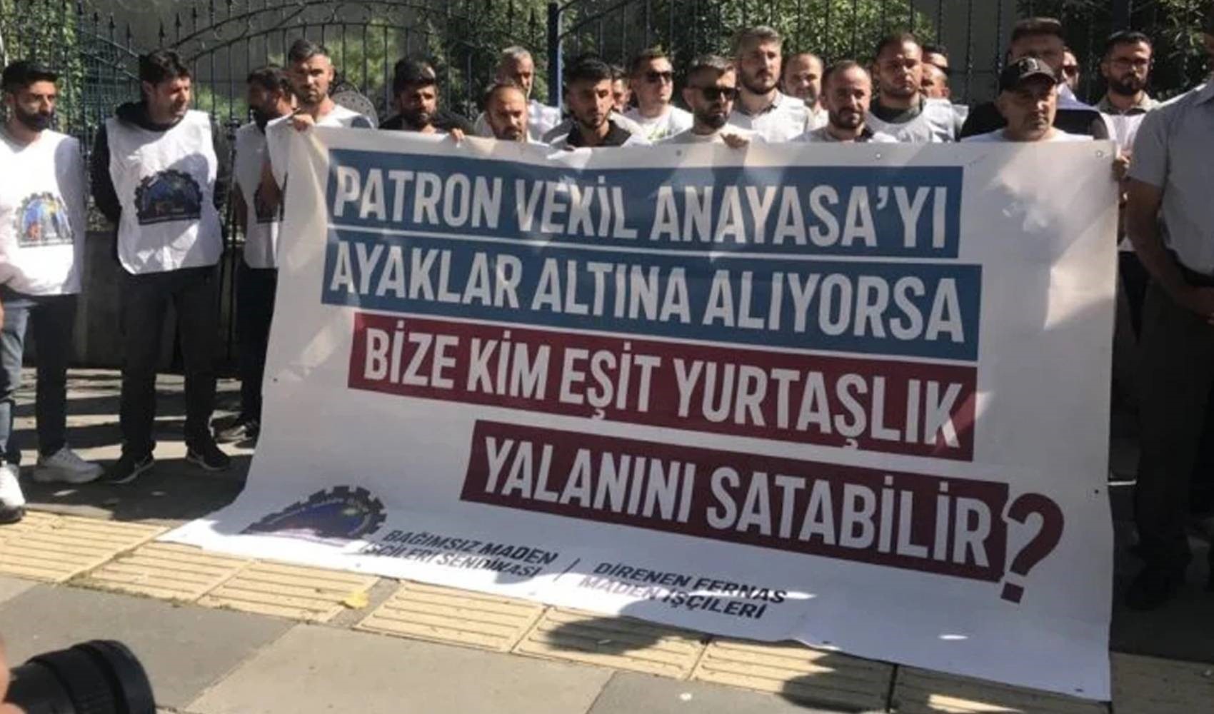 Maden işçilerinden AKP'li vekilin şirketi önünde protesto