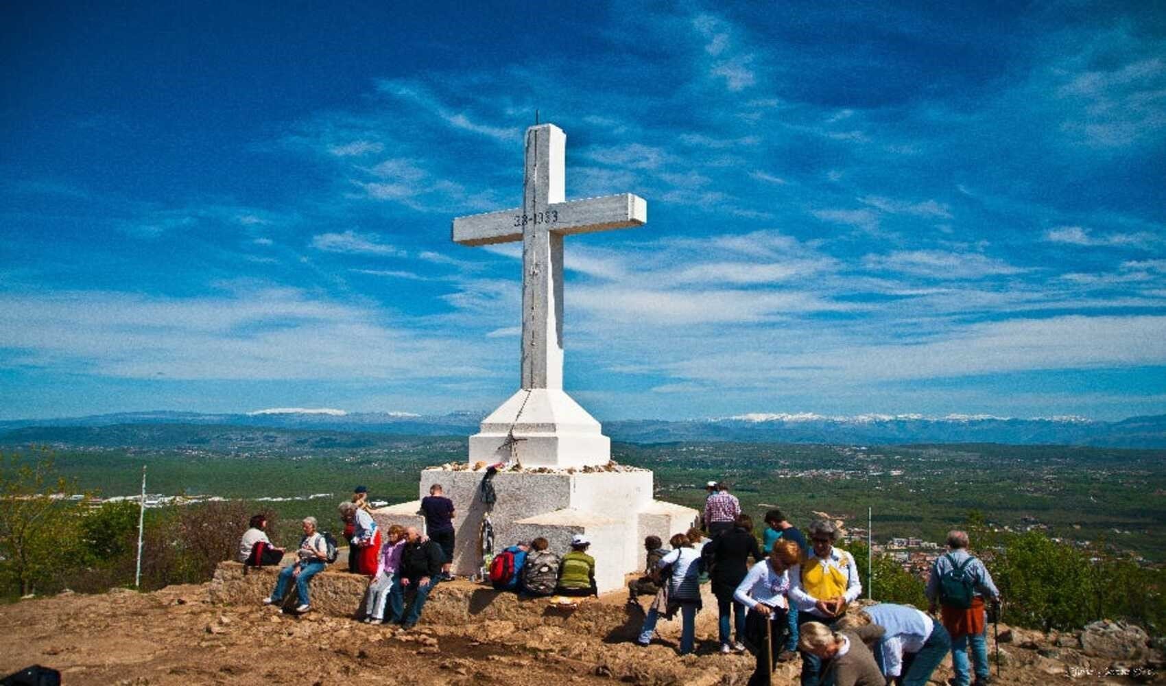 Papalık, Meryem Ana'nın görüldüğü iddia edilen köyde ibadete izin verdi: Her yıl 1.7 milyon kişi gidiyor