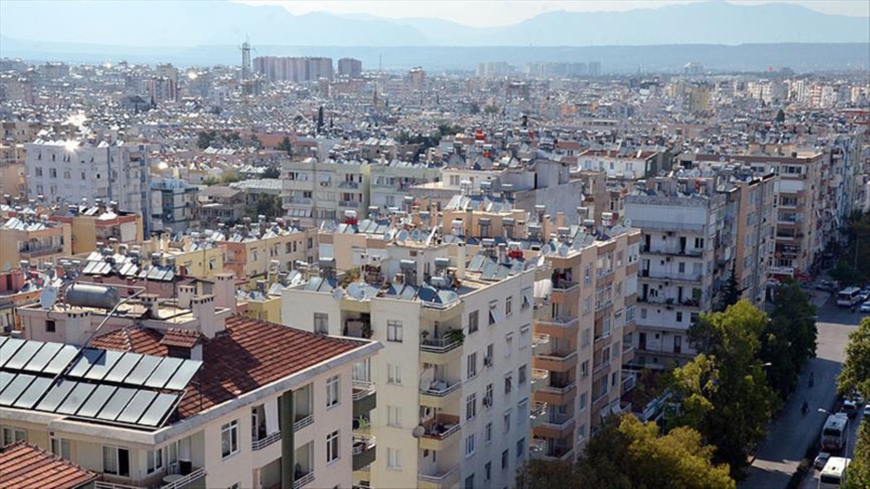 Aumenti degli affitti fuori controllo a Istanbul: il canone medio supera il salario minimo