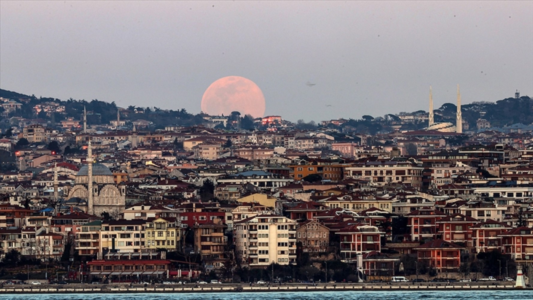 Aumenti degli affitti fuori controllo a Istanbul: il canone medio supera il salario minimo