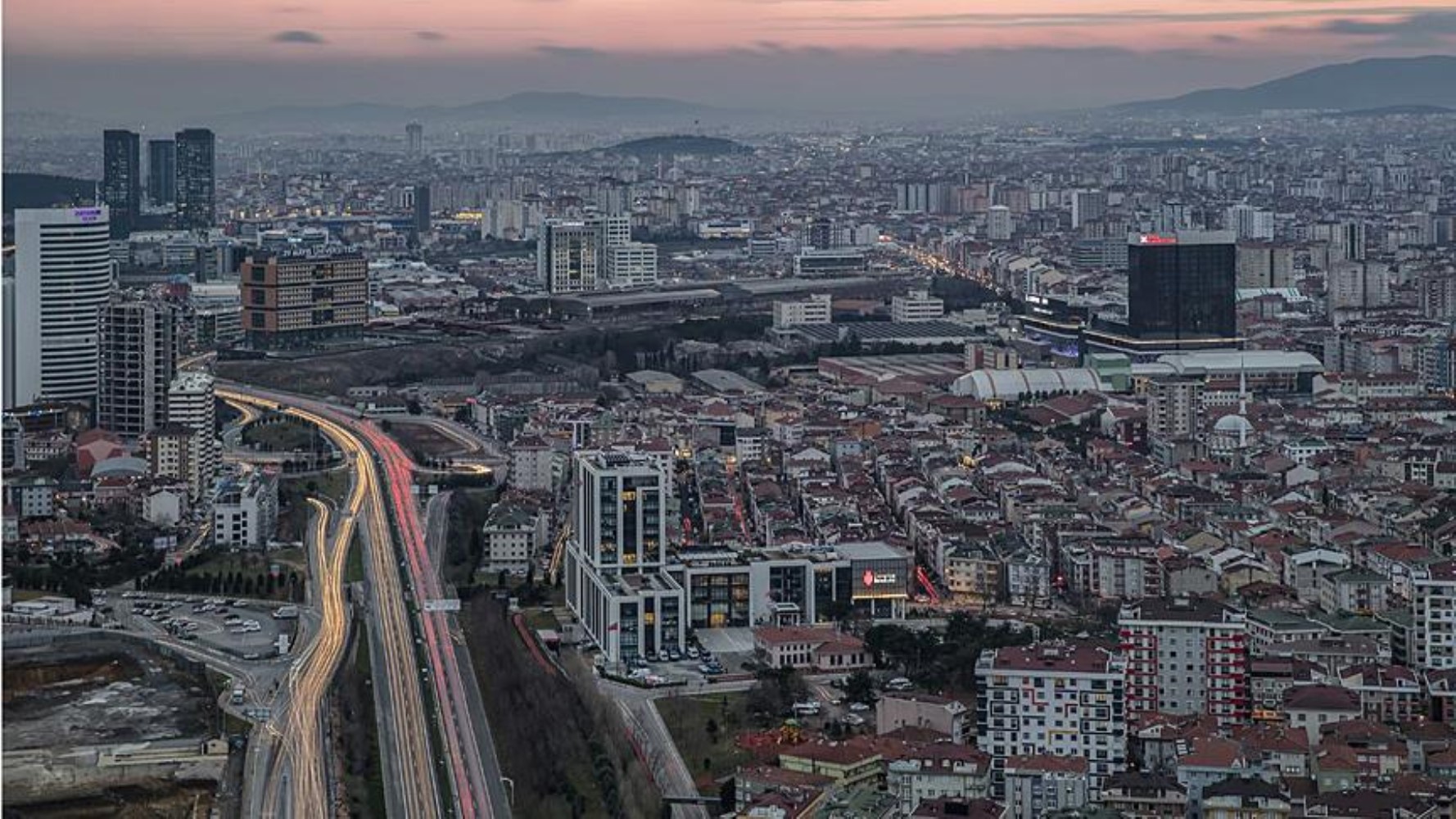 Aumenti degli affitti fuori controllo a Istanbul: il canone medio supera il salario minimo