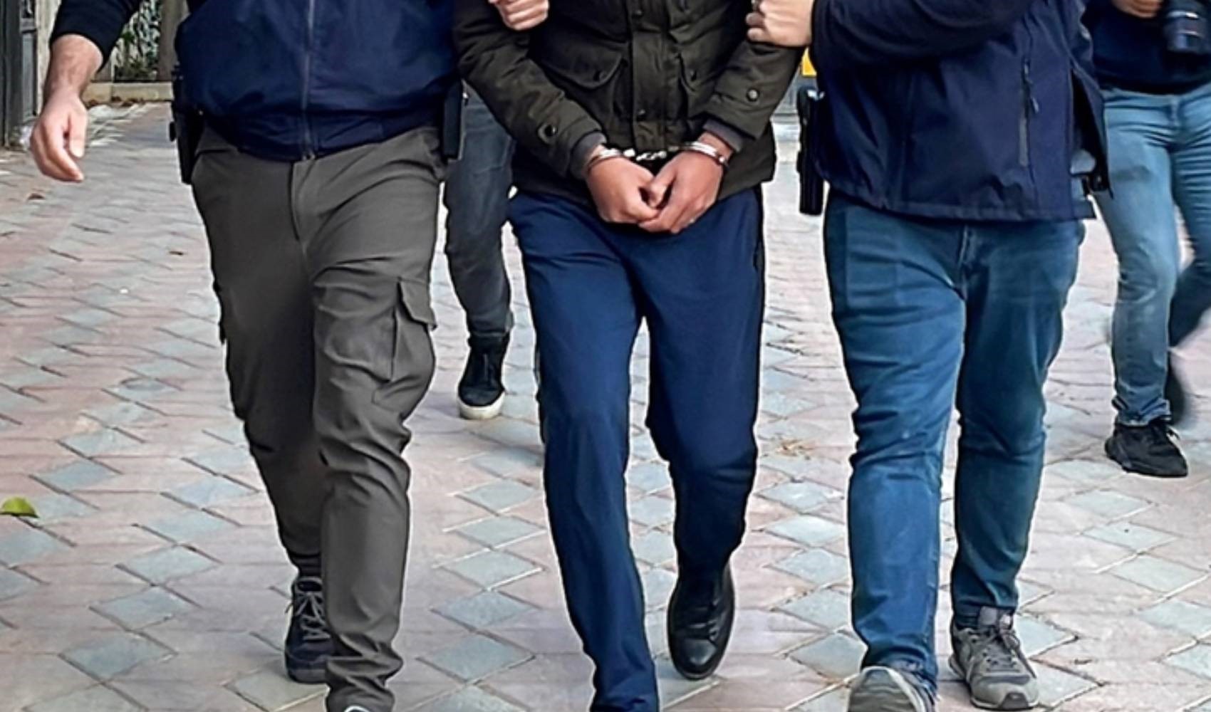 Sospettato ricercato per 116 reati arrestato nel parcheggio del tribunale