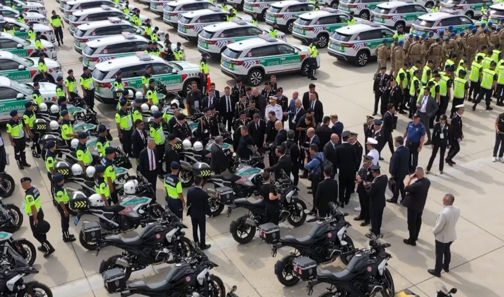 Il Ministro dell'Interno Yerlikaya ha provato le nuove motociclette