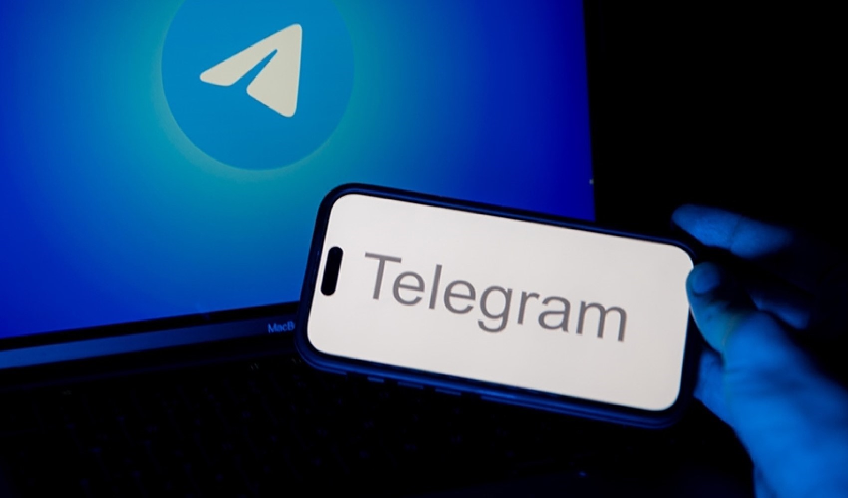 Ukrayna, Telegram'ı resmi cihazlarda yasakladı