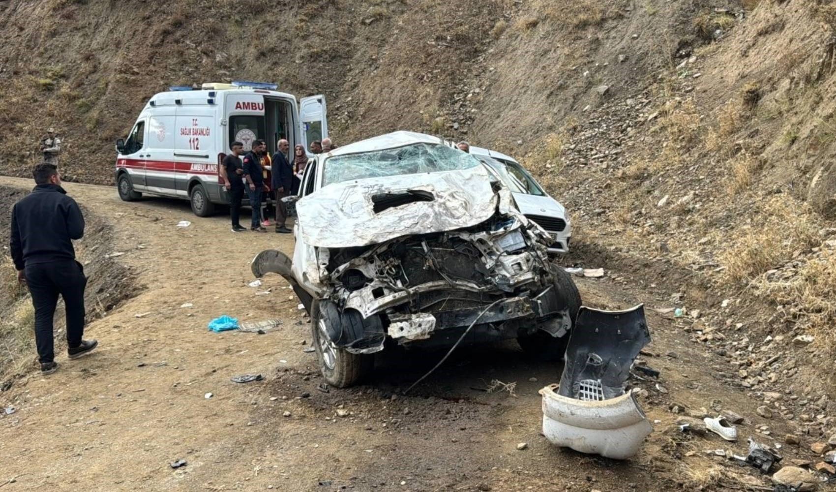 Şehit Abakay'ın cenazesine gidiyorlardı: Araç devrildi 1 kişi öldü 5 kişi yaralandı