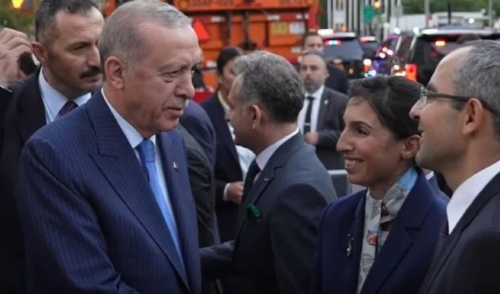 Il Presidente Erdoğan è atterrato negli Stati Uniti: tra chi lo ha accolto anche Hafize Gaye Erkan