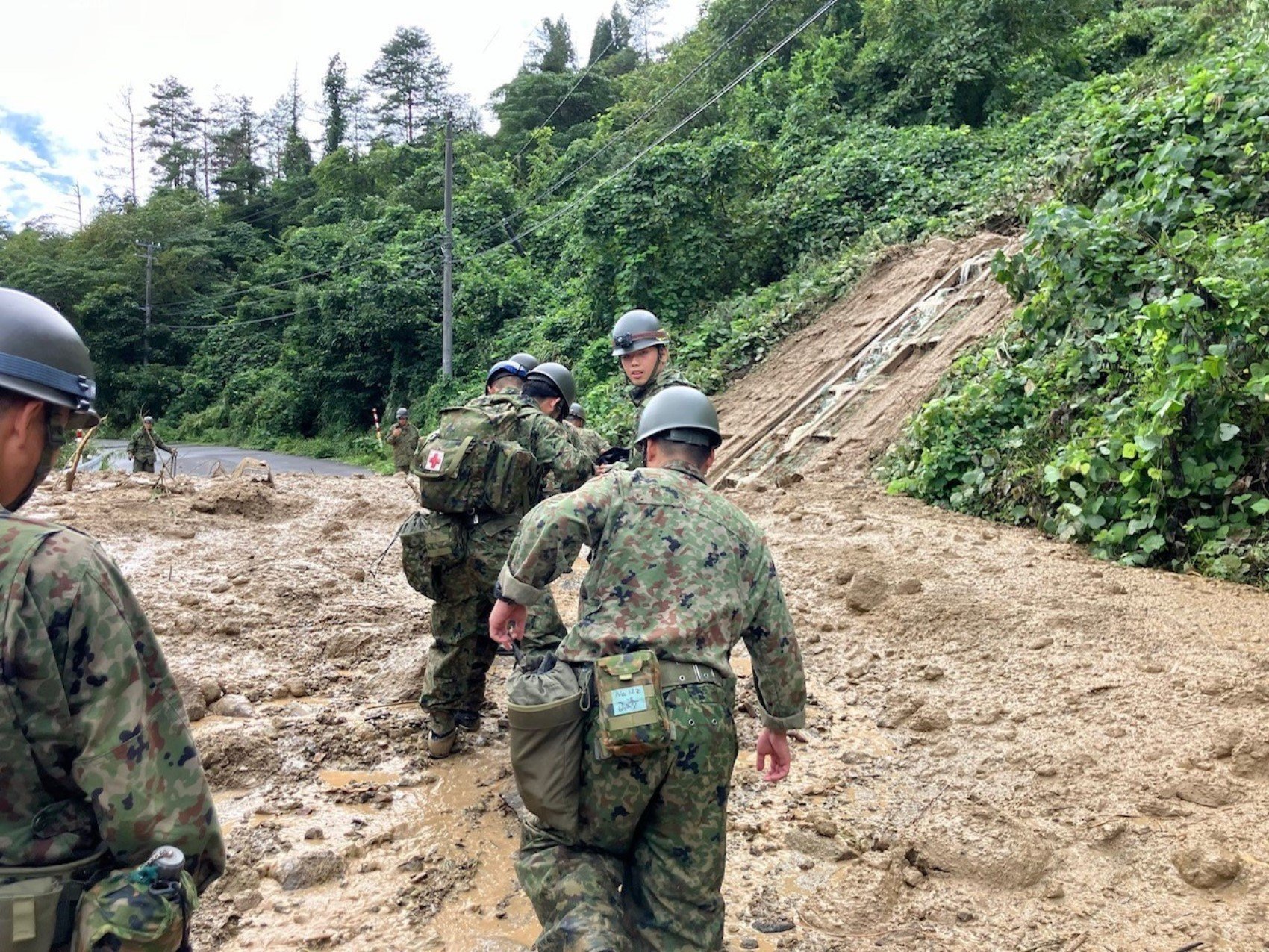 Japonya'da ordu sel felaketiyle mücadele ediyor: Ölü ve yaralılar var