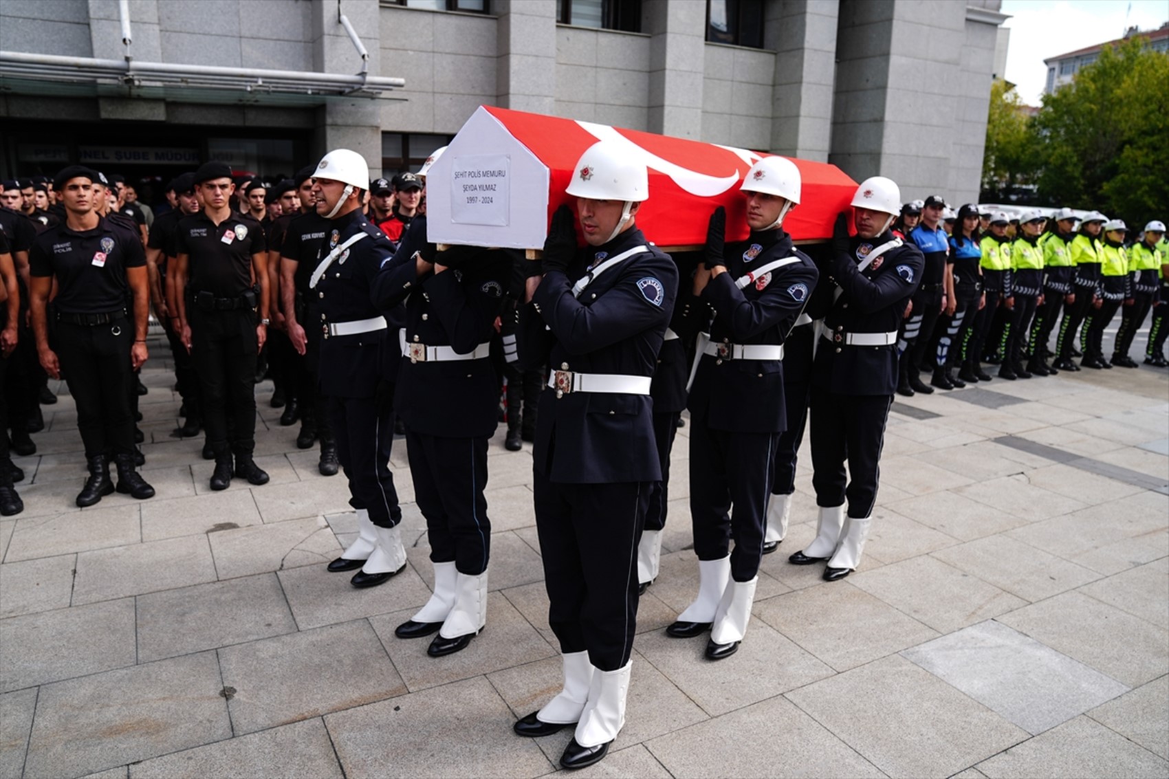 Ümraniye'de şehit olan polis memuru için cenaze töreni düzenlendi