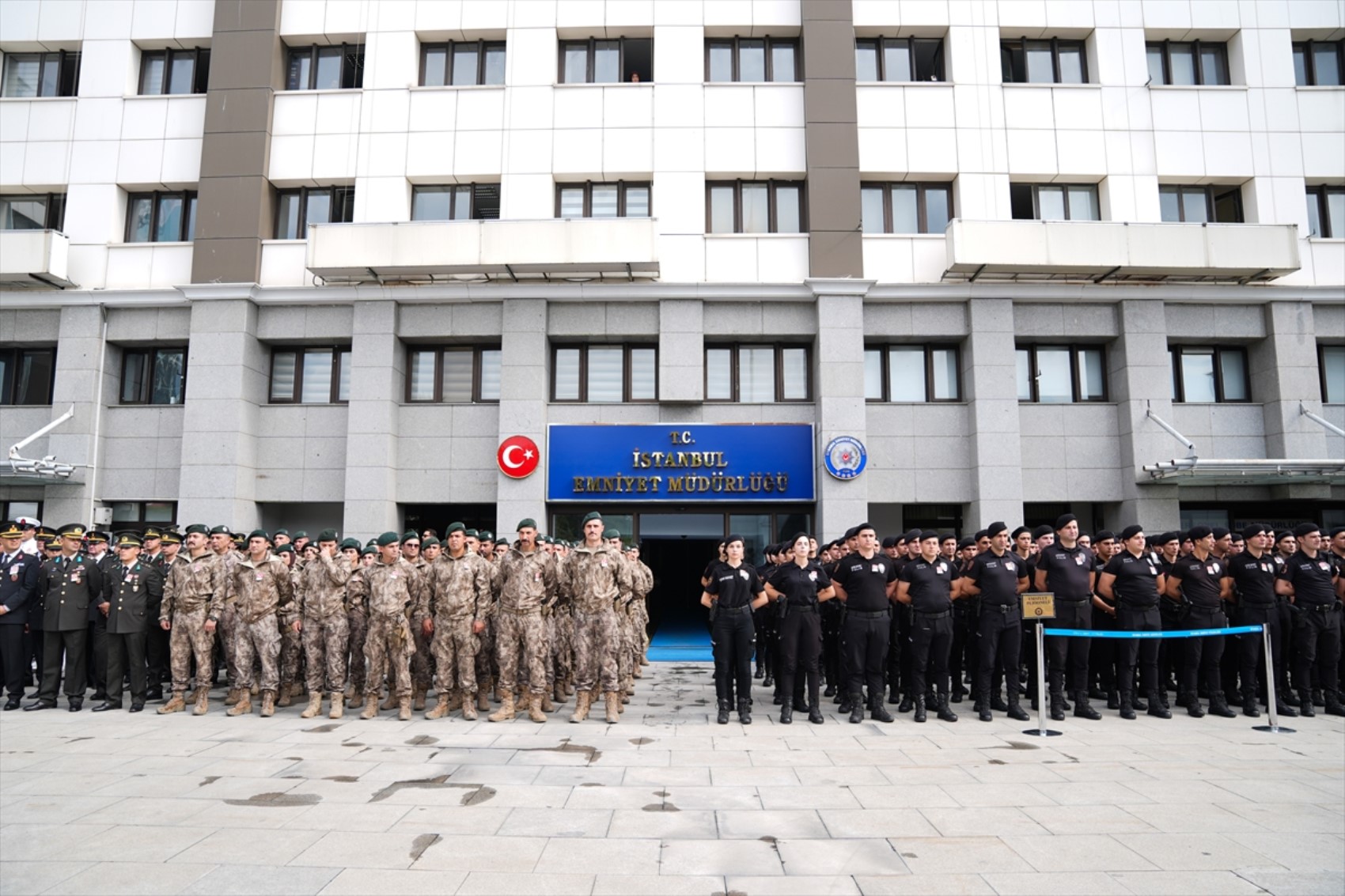 Ümraniye'de şehit olan polis memuru için cenaze töreni düzenlendi