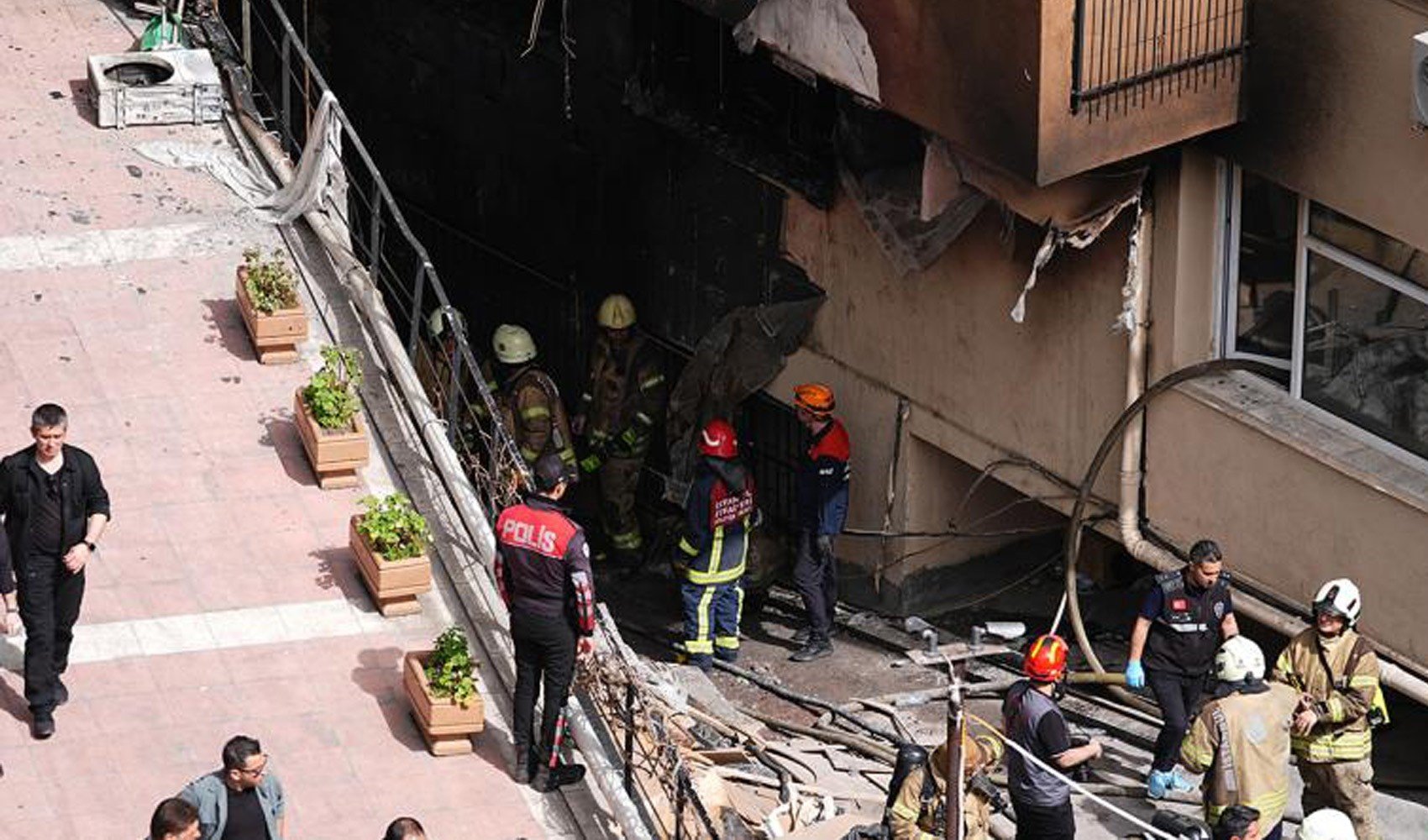 Gece kulübü yangınına ilişkin 13 kamu görevlisine dava: 29 kişi ölmüştü