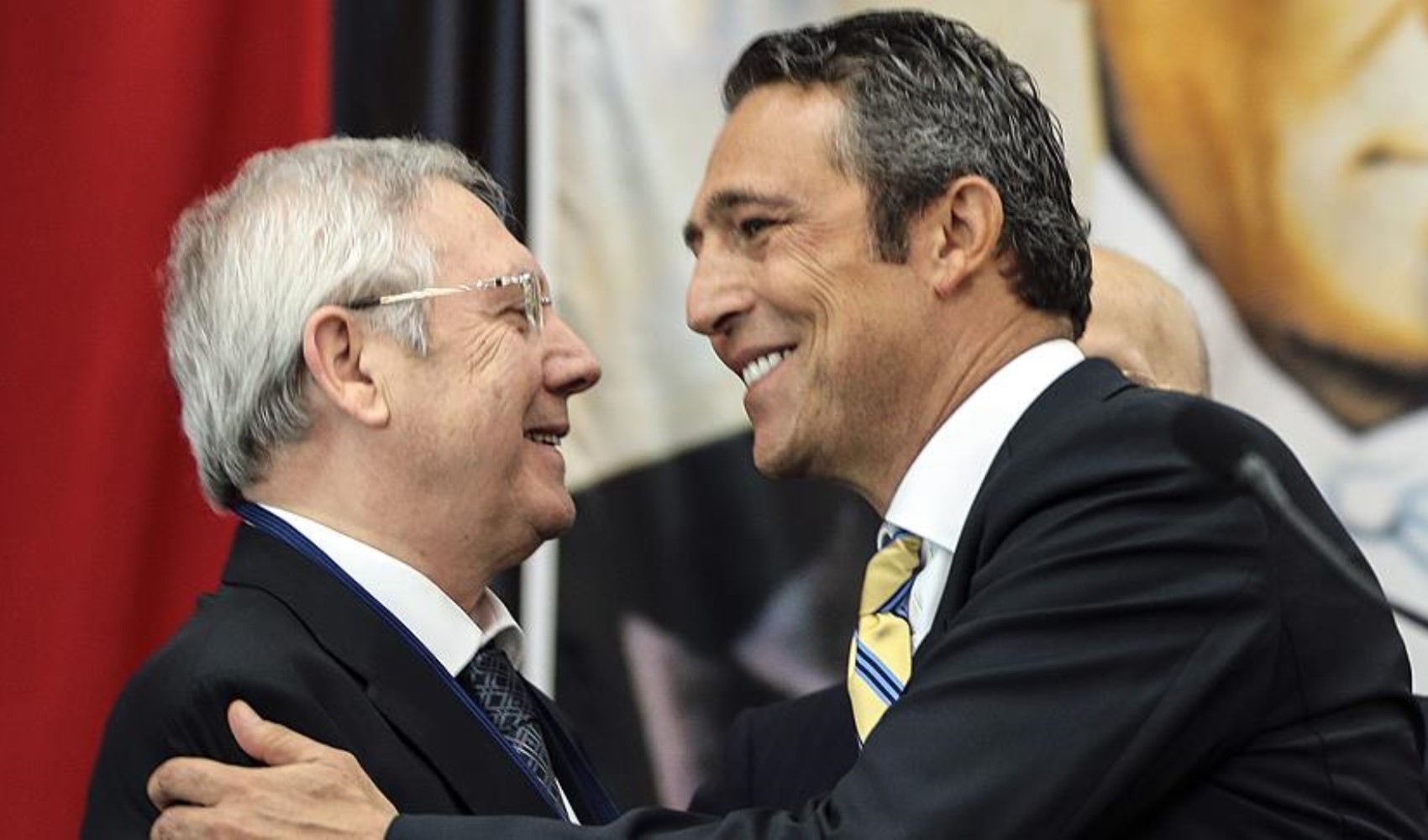 Aziz Yıldırım rilascia una dichiarazione dopo la sconfitta nel derby