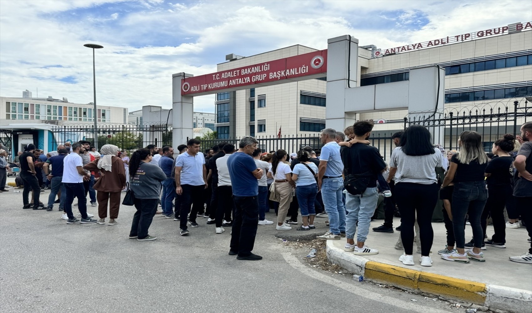 Antalya'da motosiklet kazası! 2 kişi hayatını kaybetti