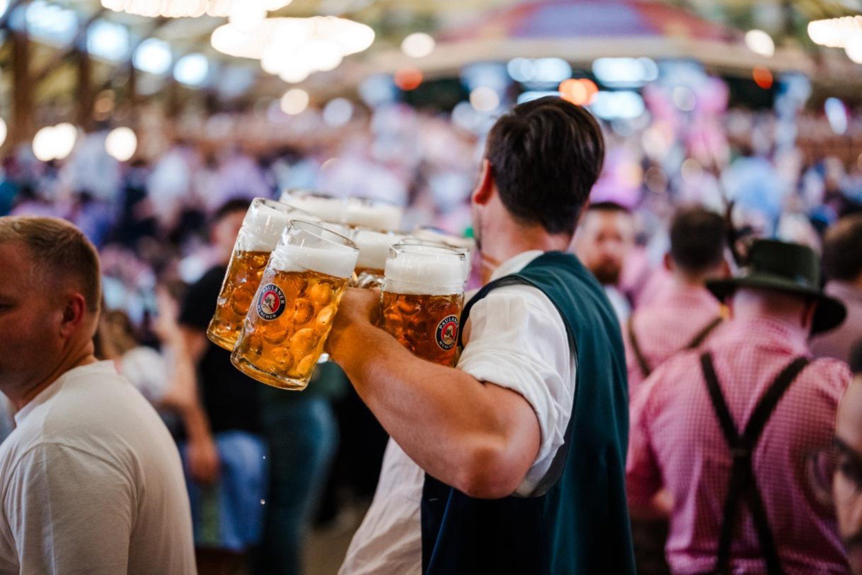 Almanya'nın meşhur Ekim festivali 'Oktoberfest' başladı: 'Fıçı delindi'