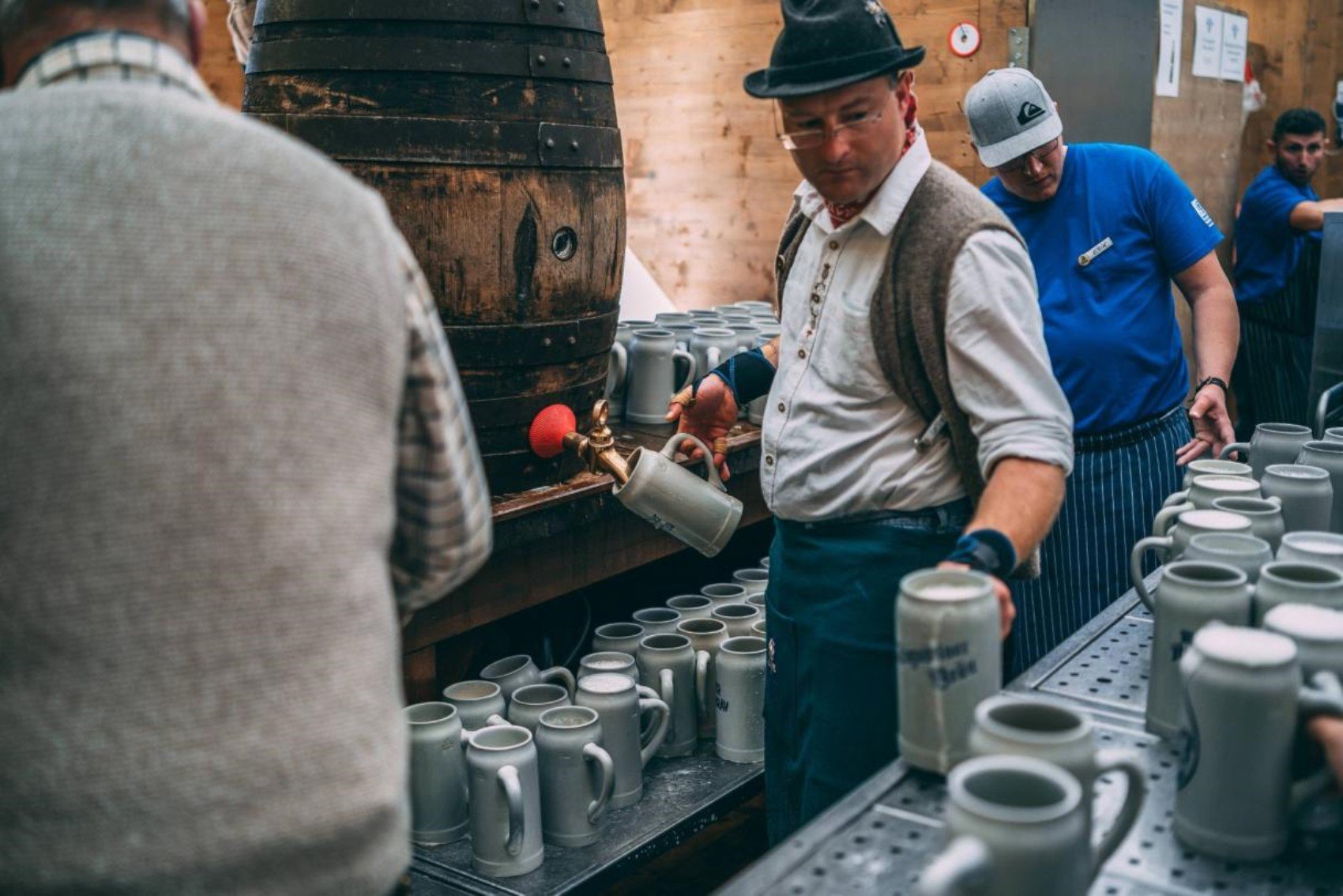 Almanya'nın meşhur Ekim festivali 'Oktoberfest' başladı: 'Fıçı delindi'