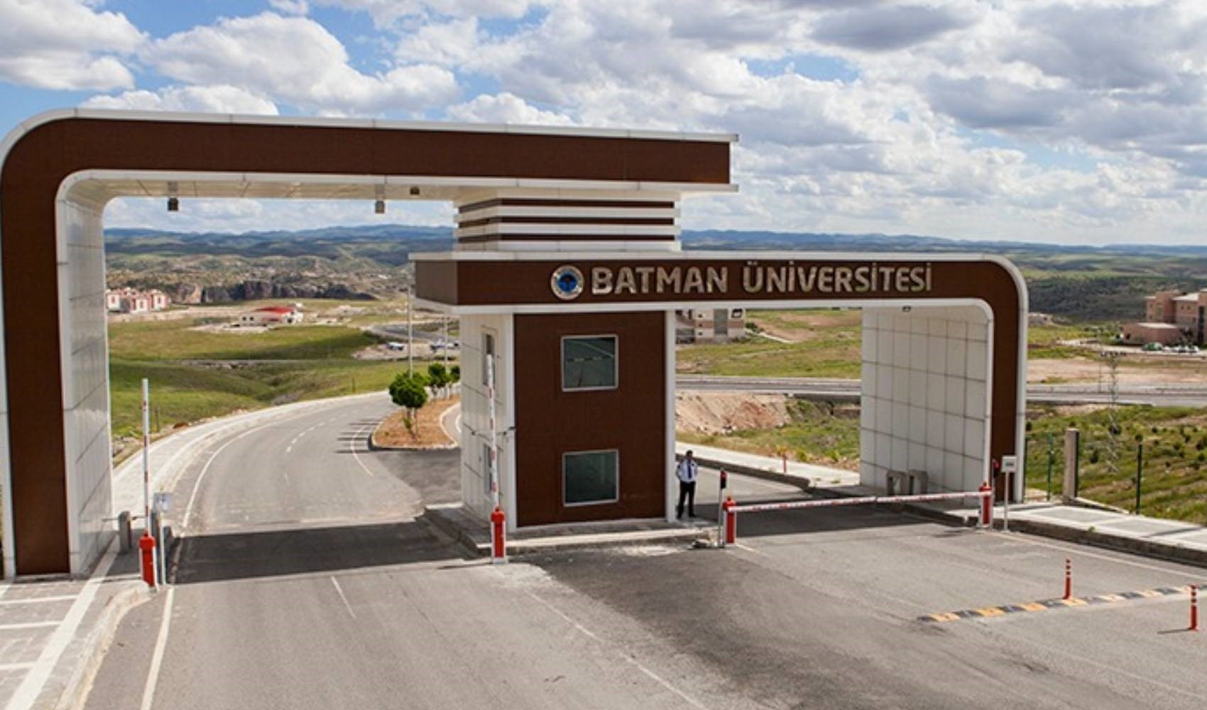 Batman Üniversitesi'ndeki usulsüz harcamalar Sayıştay raporuna takıldı: Erasmus ödeneği ile mobilya alınmış