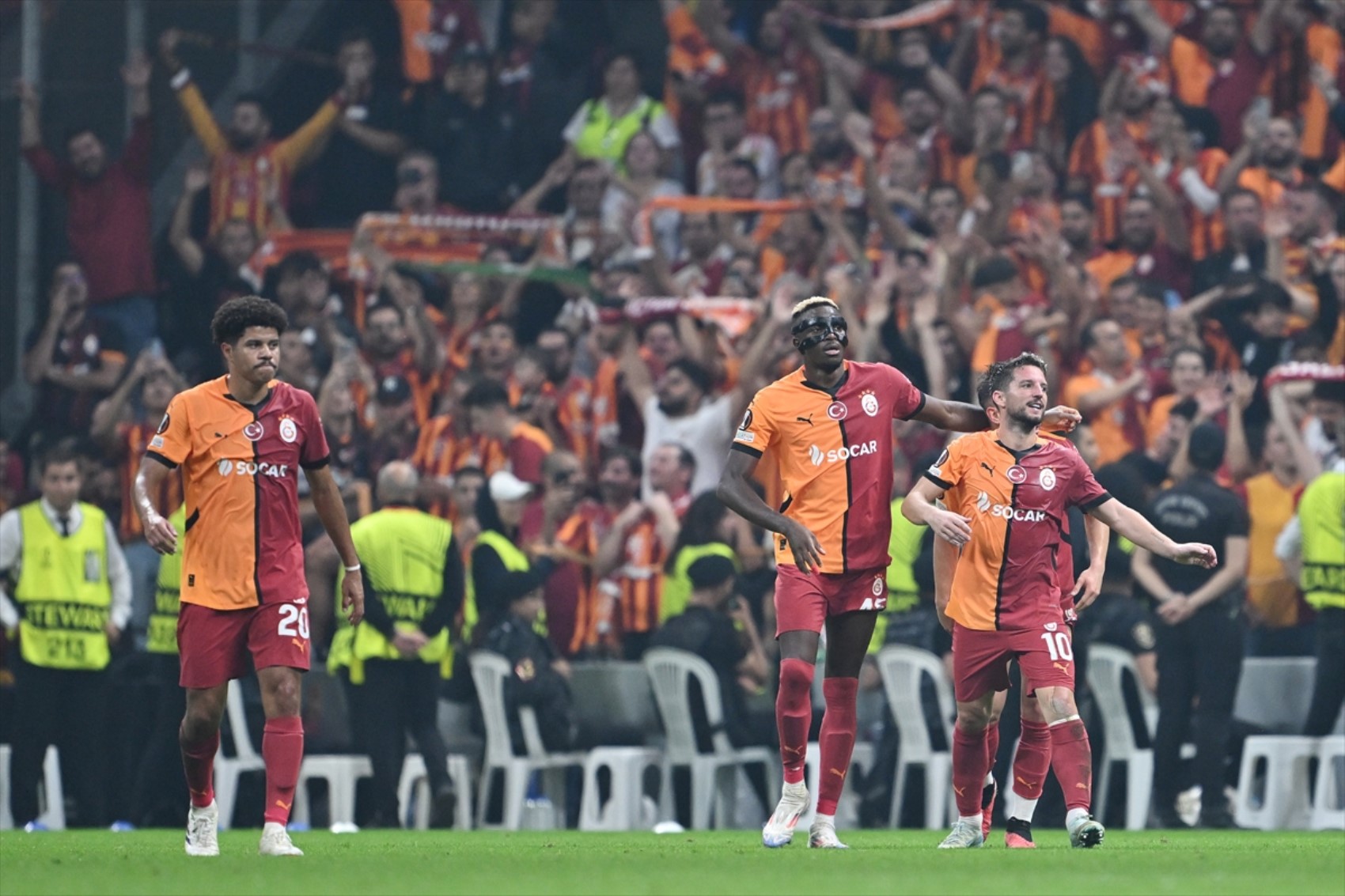 Spor yazarları Galatasaray-PAOK karşılaşmasını değerlendirdi: 'Osimhen rakibin elini ayağına doladı'