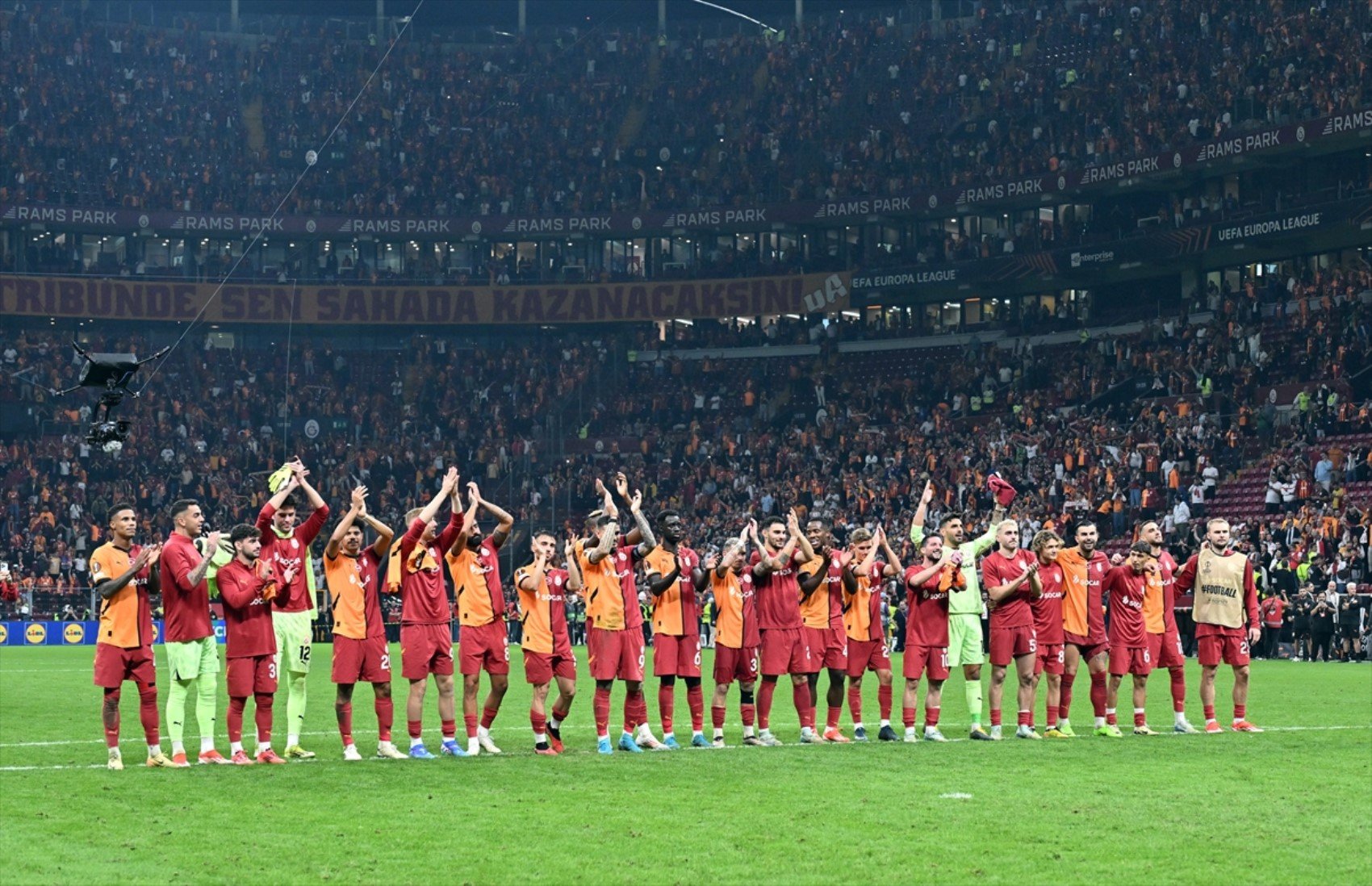 Spor yazarları Galatasaray-PAOK karşılaşmasını değerlendirdi: 'Osimhen rakibin elini ayağına doladı'