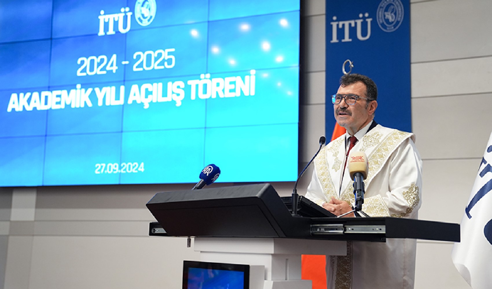 İTÜ'de akademik yıl Prof. Dr. Aziz Sancar'ın açılış dersiyle başladı