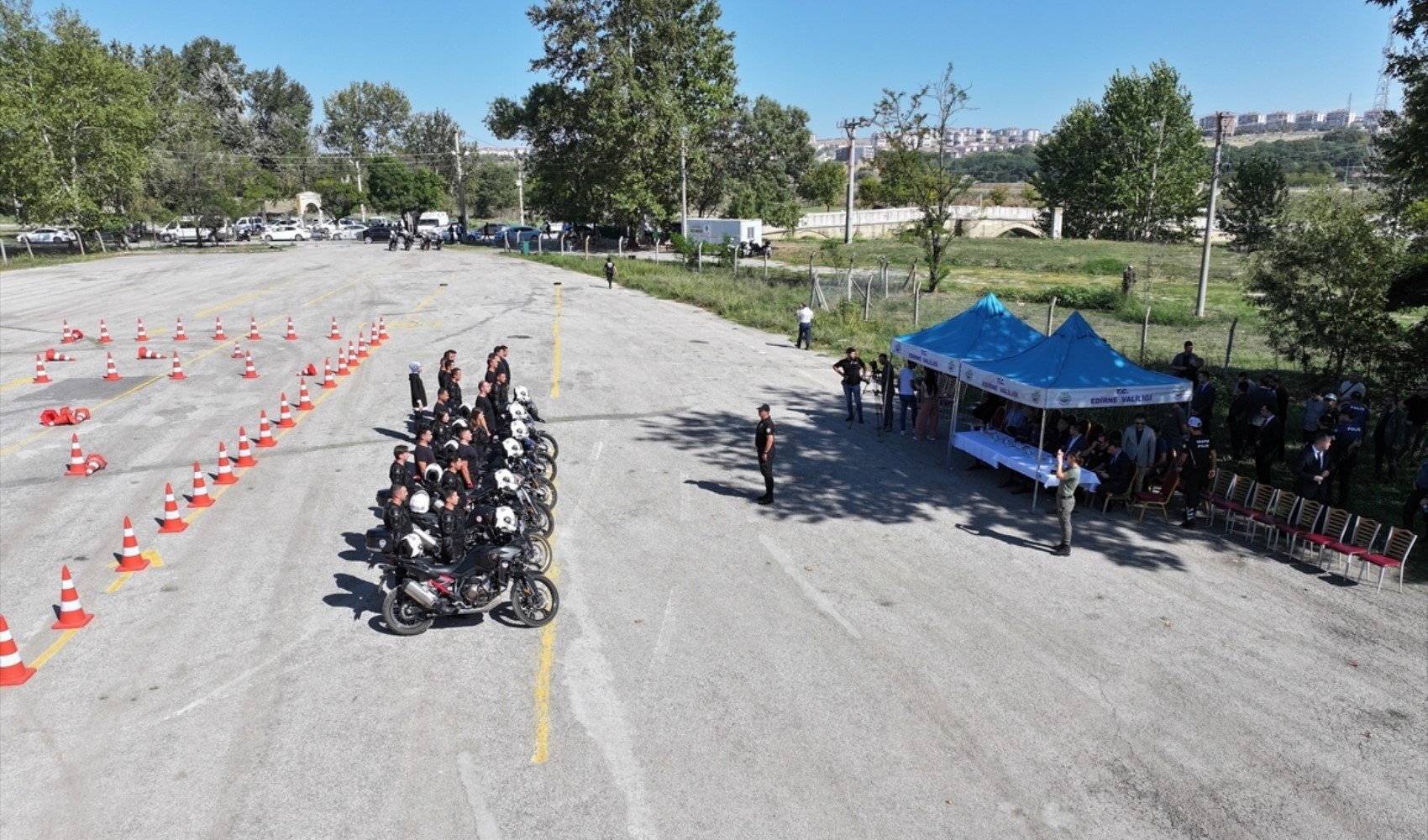 Edirne'de motosikletli polisler gösteri yaptı