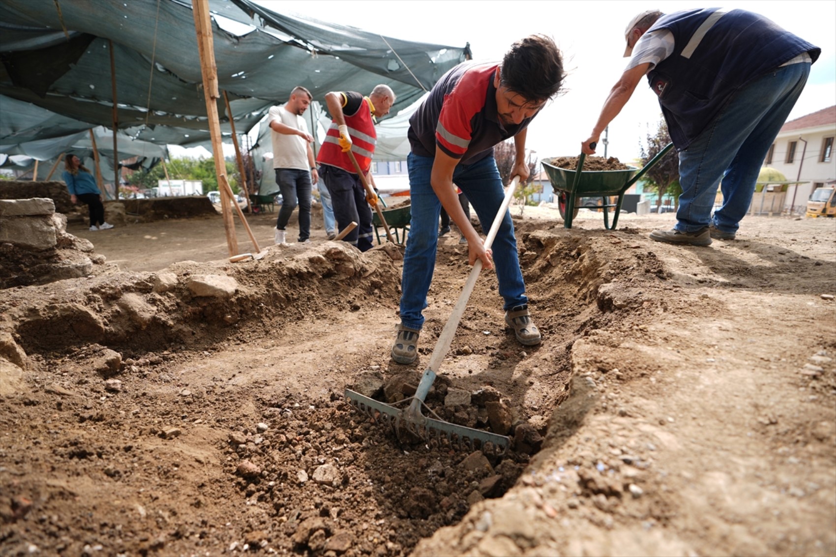 Düzce'de yapılan kazılar tarihe ışık tutuyor