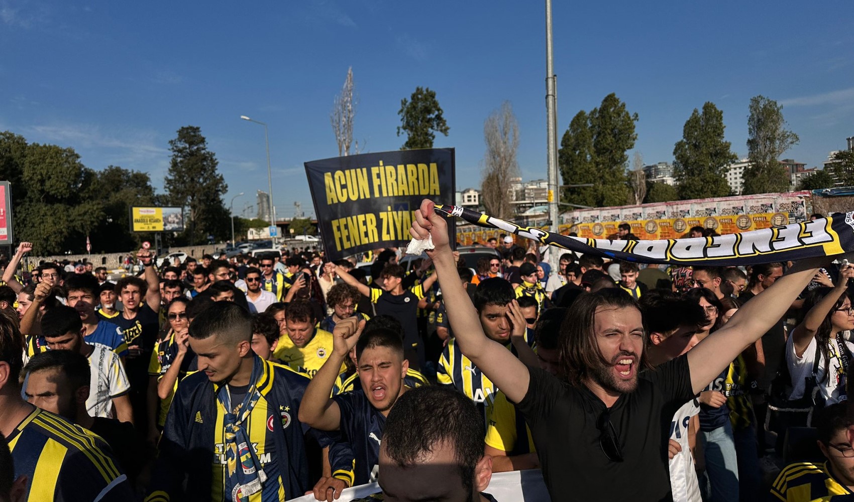 Fenerbahçe taraftarları isyanda! 'Ali Koç başkan, Fenerbahçe perişan'