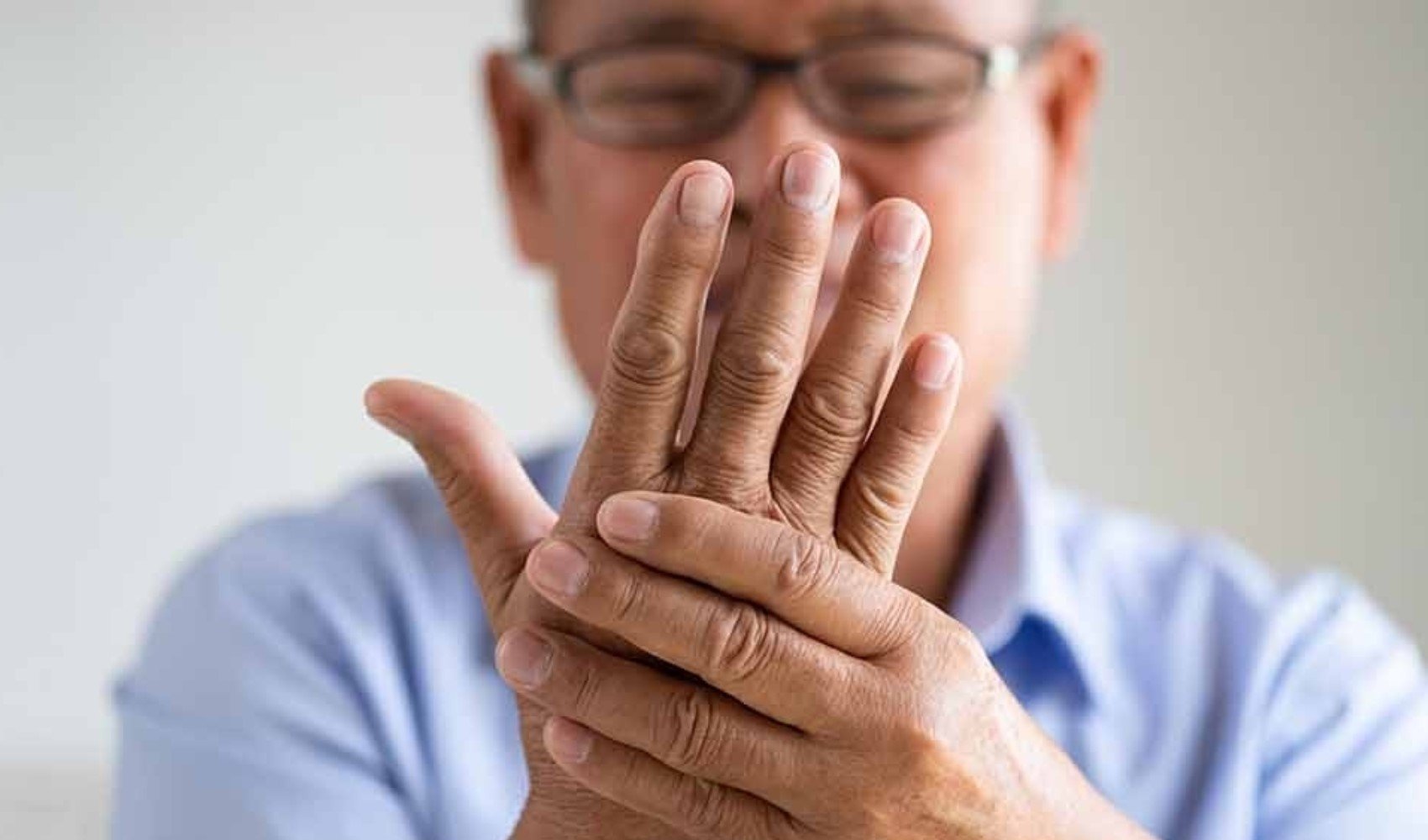 Parkinson Hastalığı Nedir? Belirtileri ve Tedavi Seçenekleri