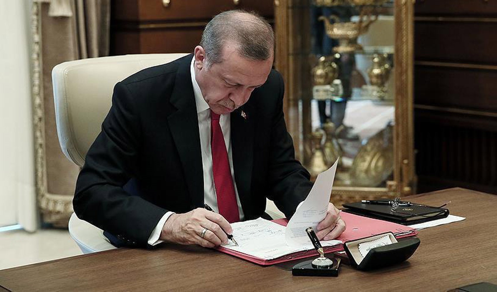 Erdoğan MKYK'da imzaladı: AKP Kongre'ye gidiyor