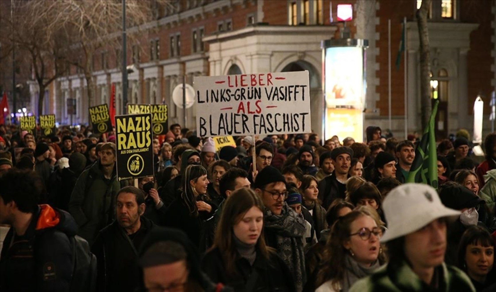 Avusturya'da aşırı sağdan tarihi zafer: '2. Dünya Savaşı'ndan beri ilk'