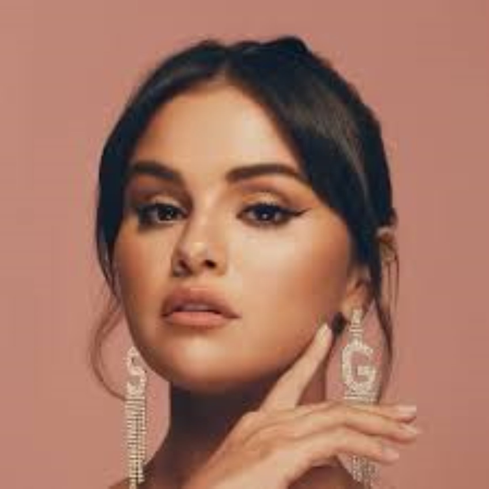 Selena Gomez resmen dolar milyarderi oldu