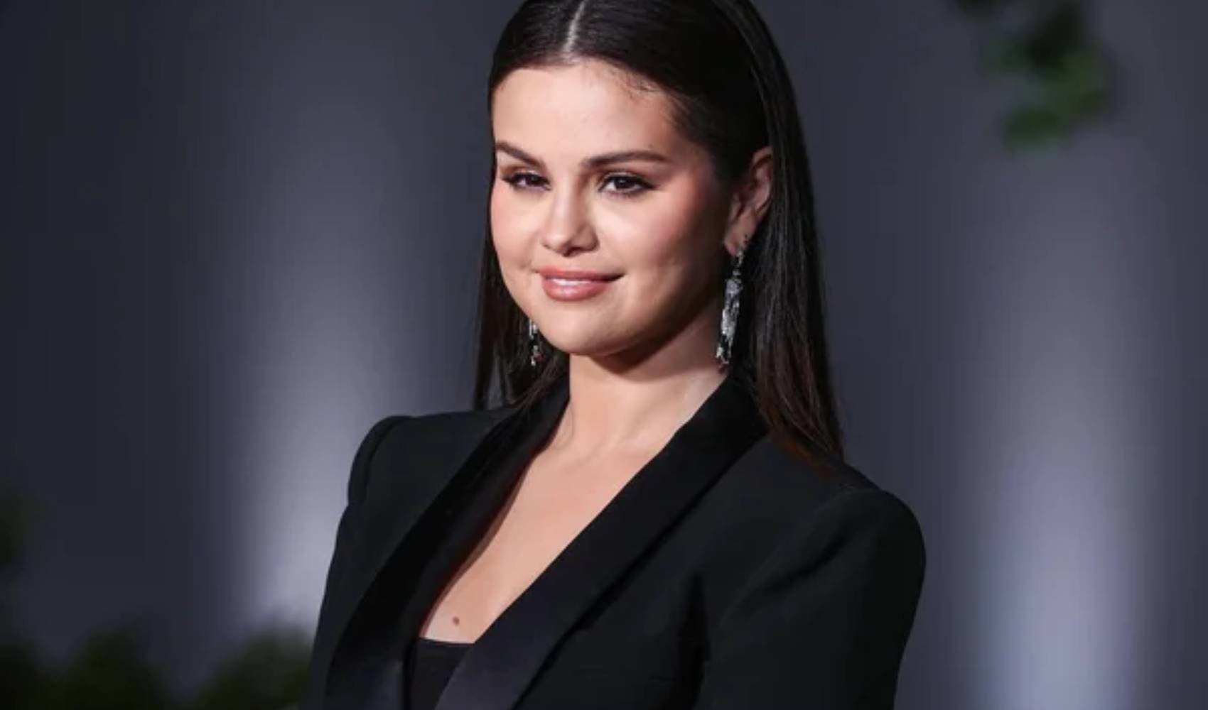 Selena Gomez resmen dolar milyarderi oldu