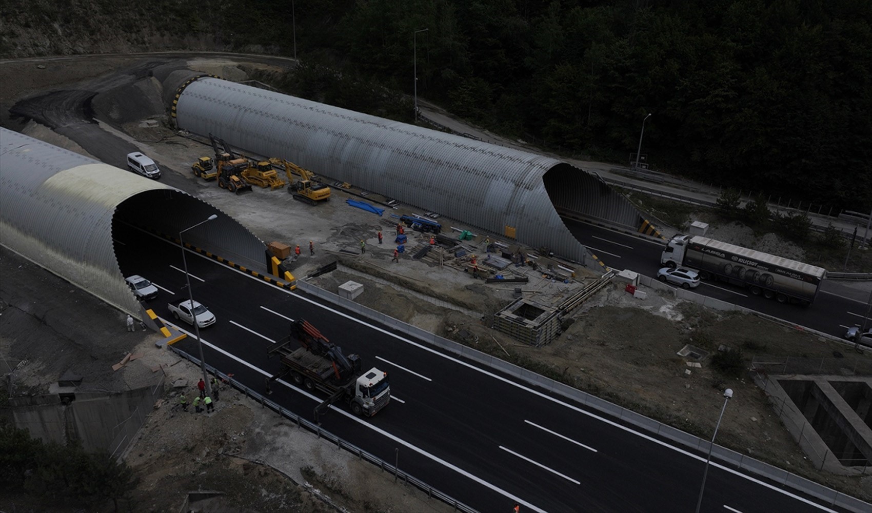 Bolu Dağı Tüneli trafiğe açıldı