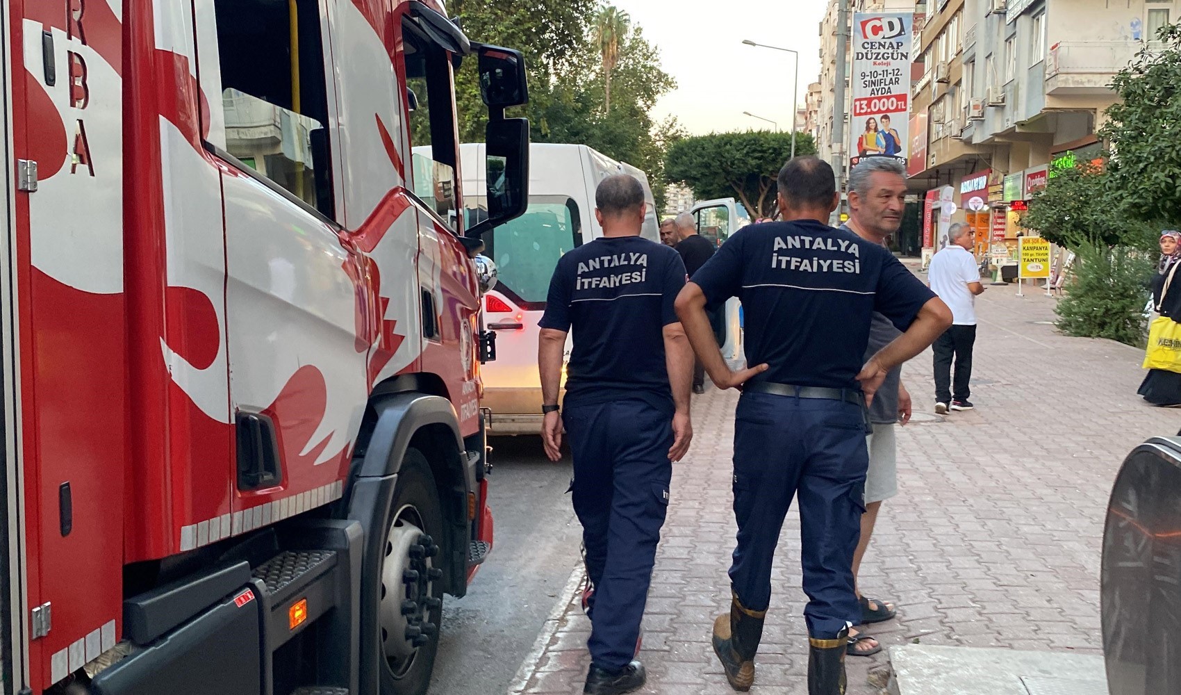 Mangal dumanı 7 itfaiye aracını alarma geçirdi