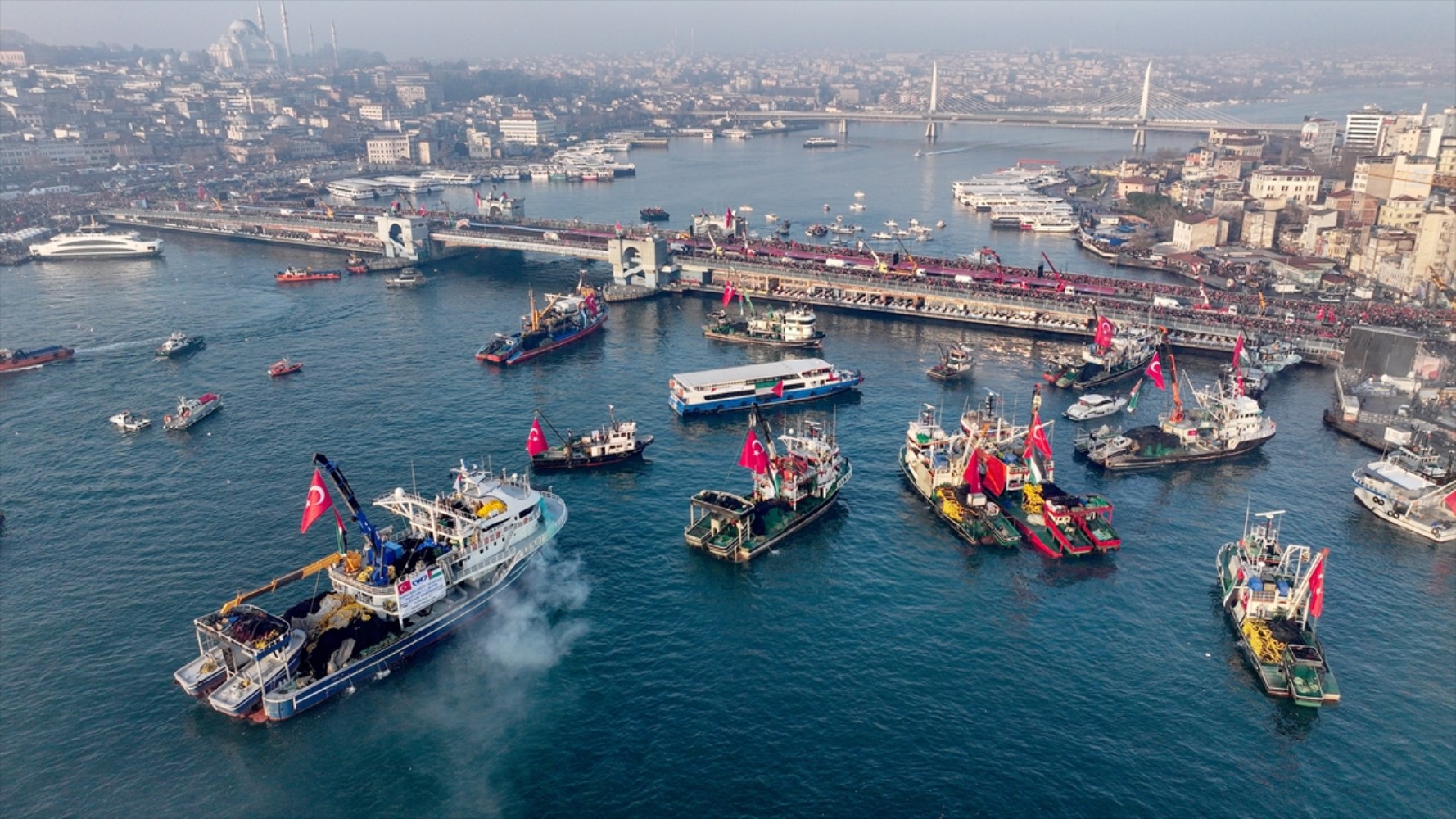 Galata Köprüsü'nde 'Gazze' mitingi: Bilal Erdoğan'dan güçlü destek mesajı