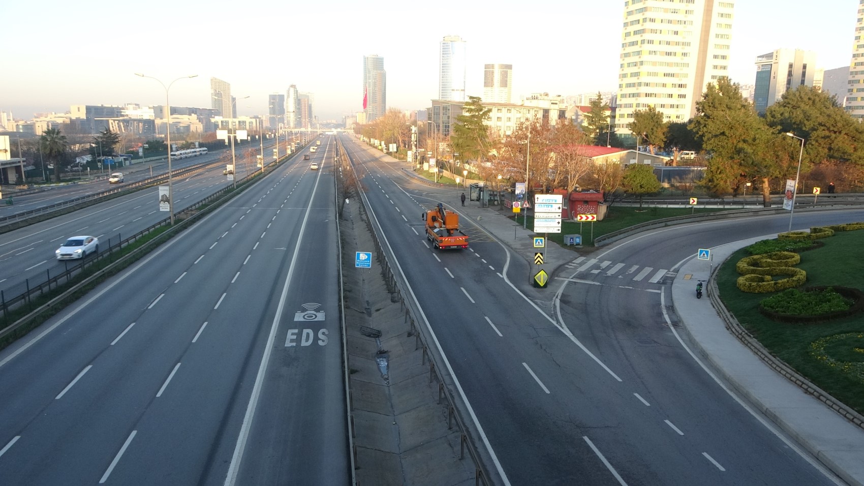 Yeni yıl sabahı İstanbul caddeleri boş kaldı: Trafik yüzde 2