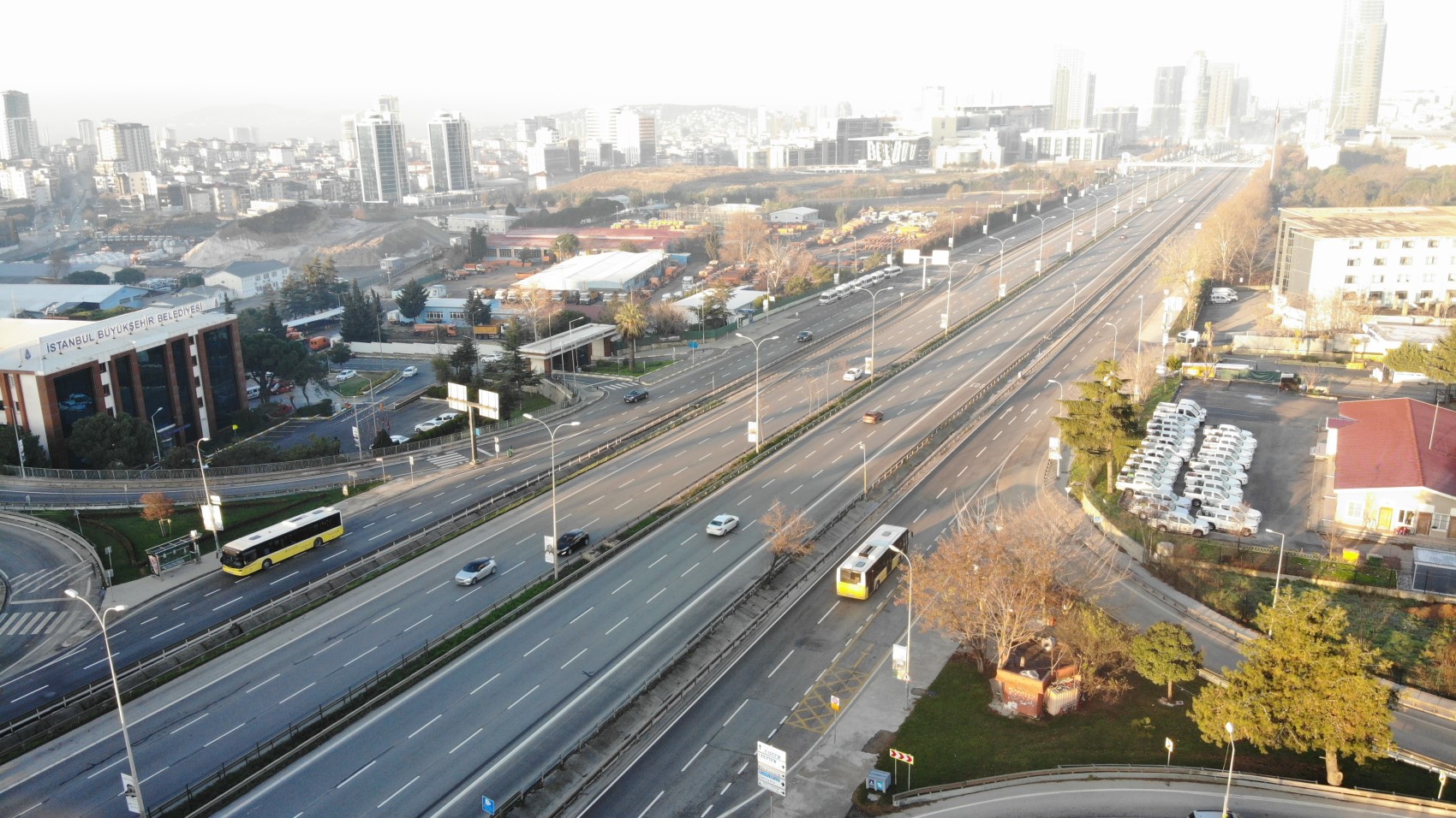 Yeni yıl sabahı İstanbul caddeleri boş kaldı: Trafik yüzde 2