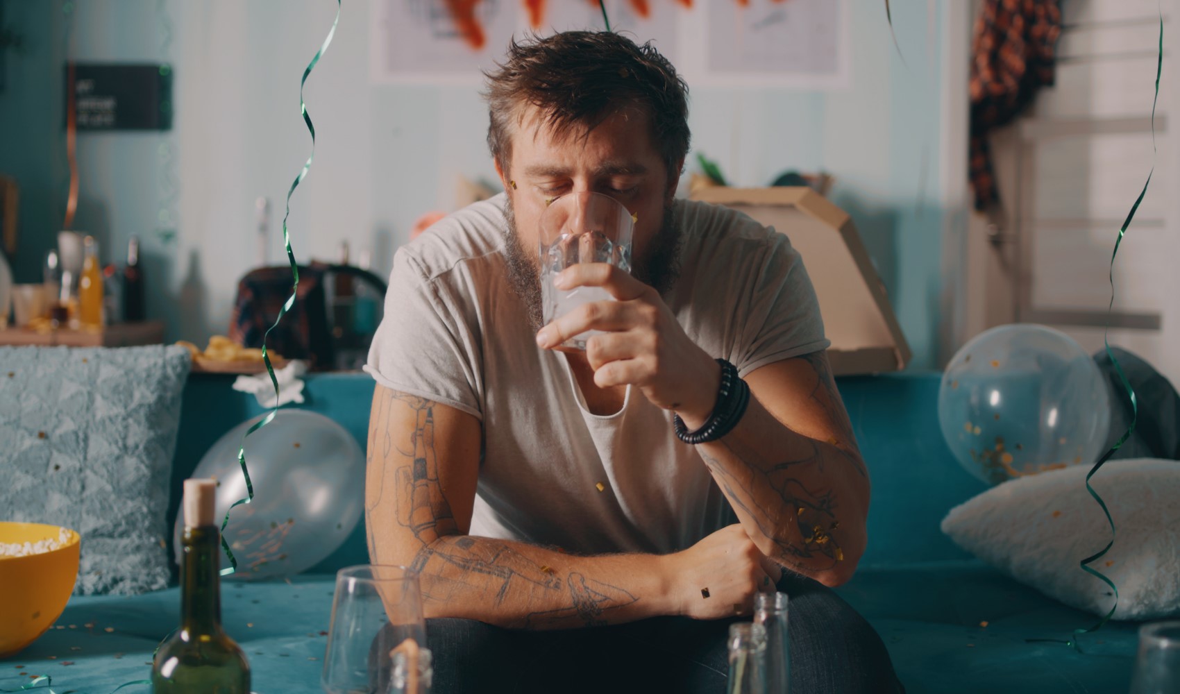 Akşamdan kalma (Hangover) etkisi nedir? Alkolden neden herkes aynı şekilde etkilenmez? Sır genetikte mi, içki seçiminde mi, yoksa başka bir faktörde mi?