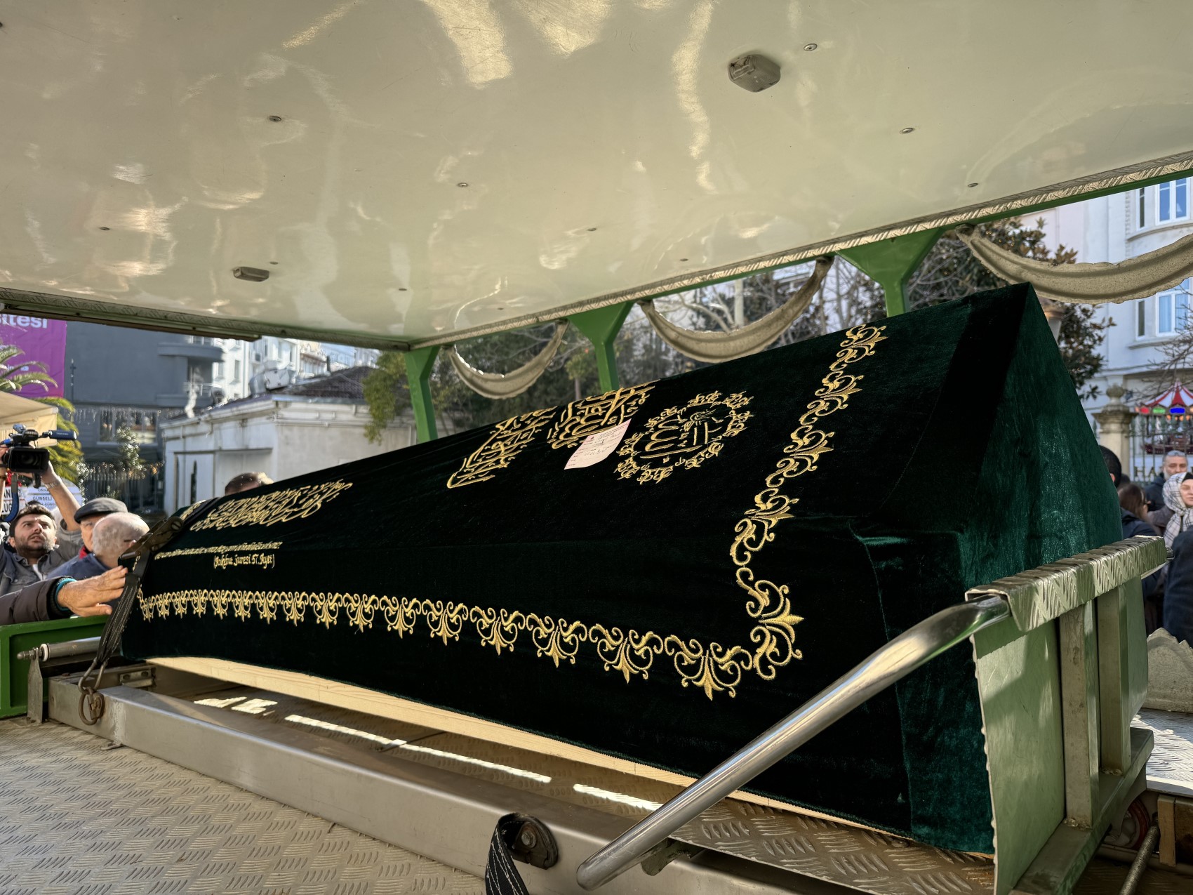 Türk Sanat Müziği'nin efsane ismi Gönül Akkor son yolculuğuna uğurlandı