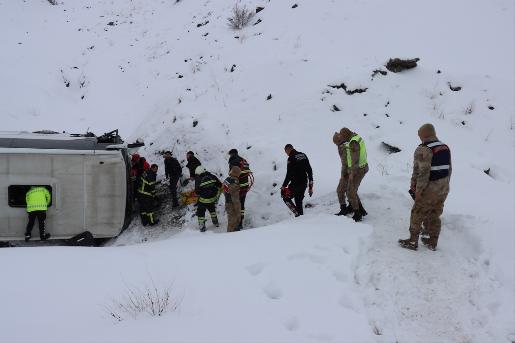 Erzincan'da devrilen otobüsteki acı gerçek ortaya çıktı! Kendini feda etmiş...