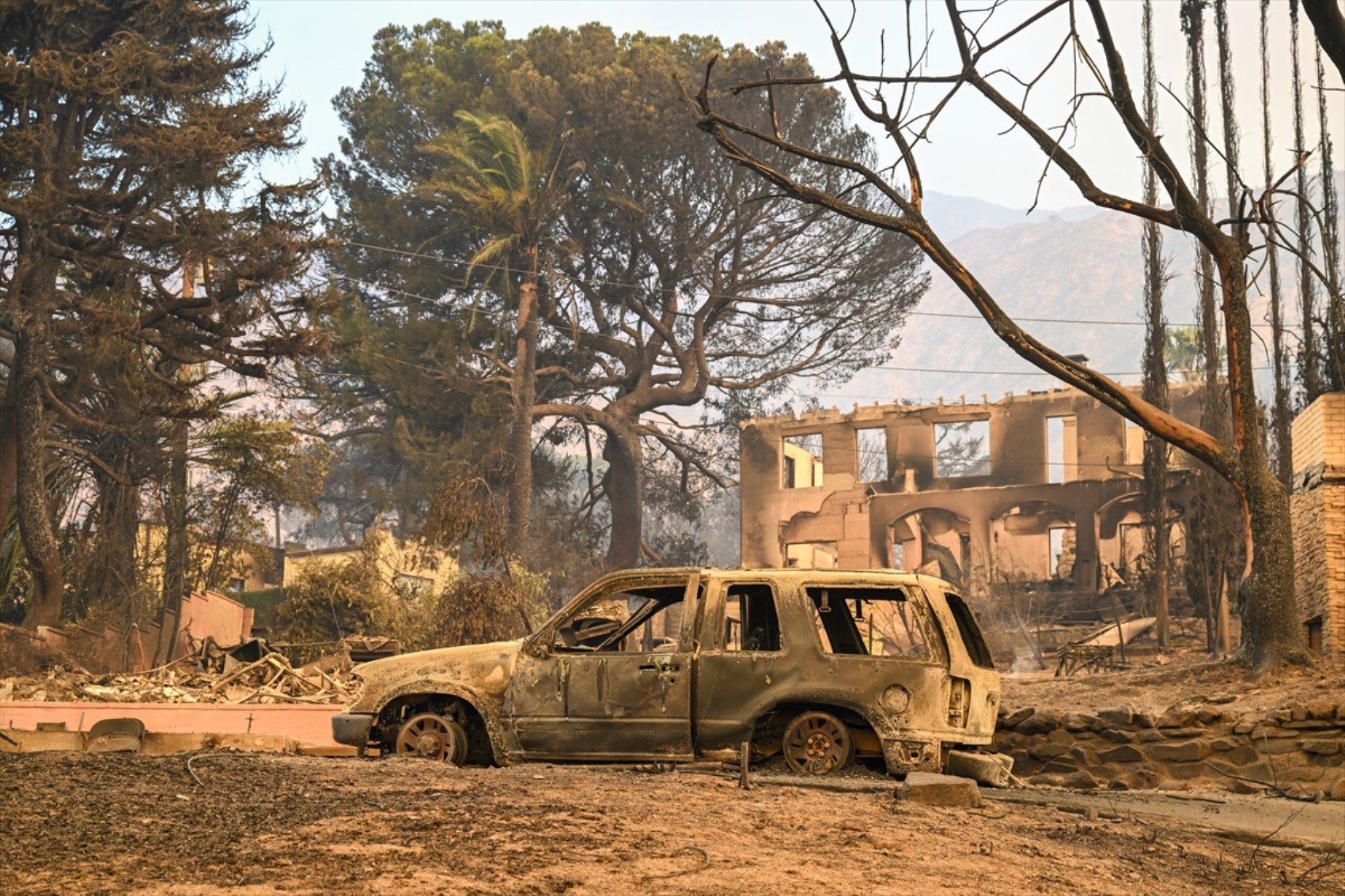 California'daki orman yangınları büyüyor! Pacific Palisades yok oldu