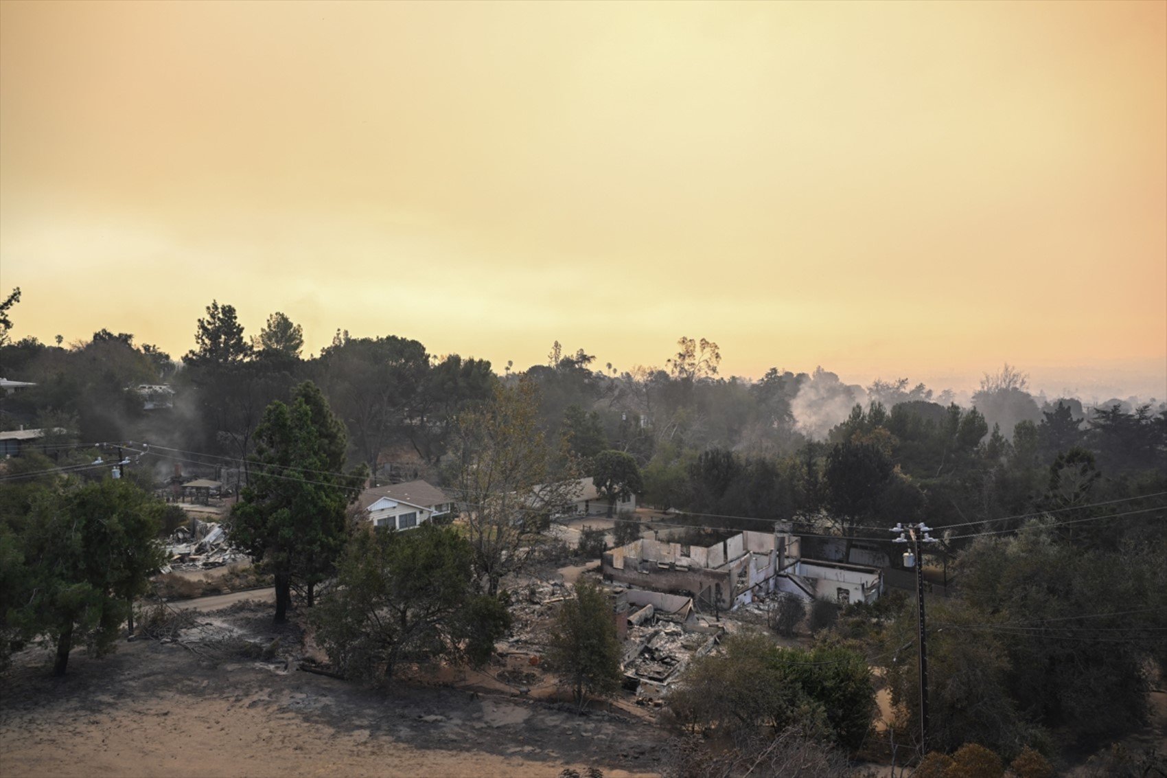 California'daki orman yangınları büyüyor! Pacific Palisades yok oldu