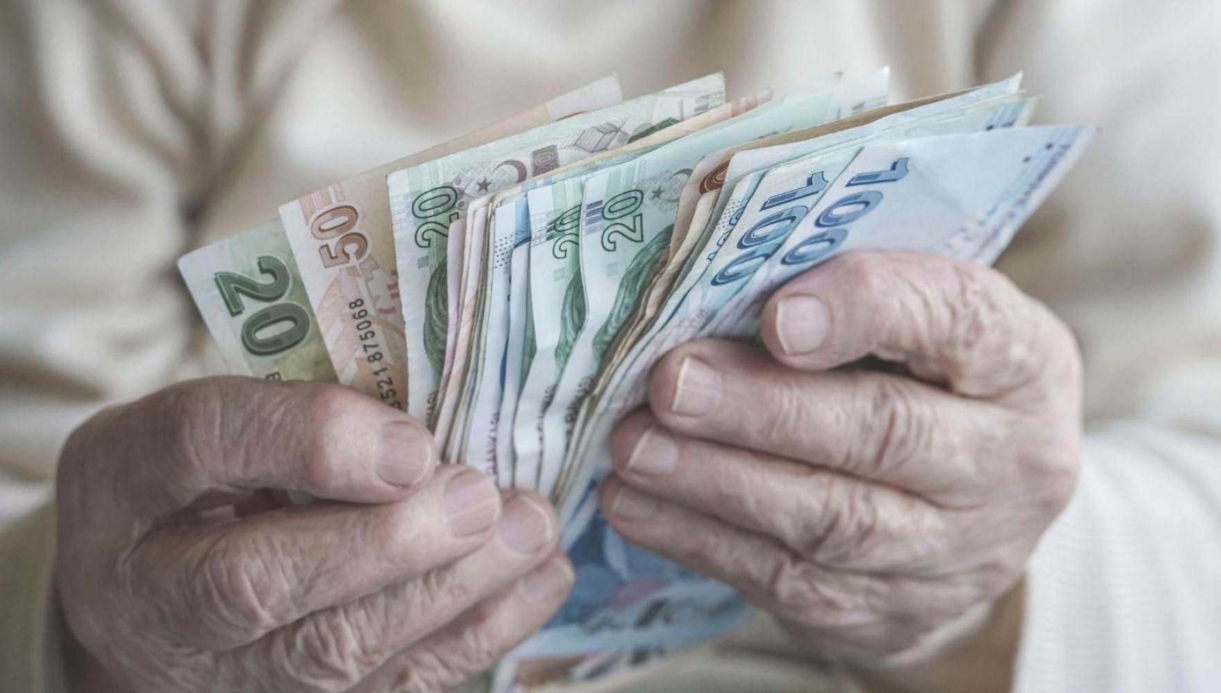 Emeklilere ek zam yapılacak mı? SGK uzmanından kritik açıklama geldi