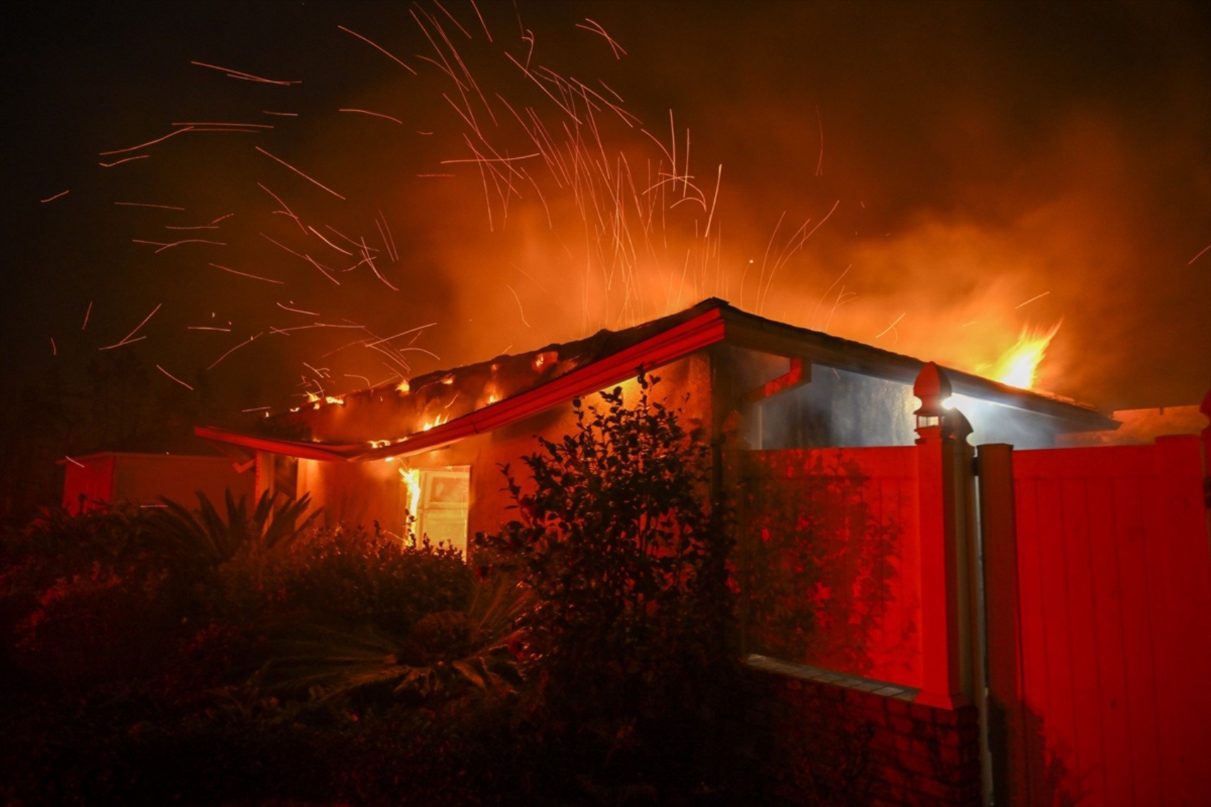 California'daki yangınlarda kundaklama şüphesi: 1 kişi gözaltında