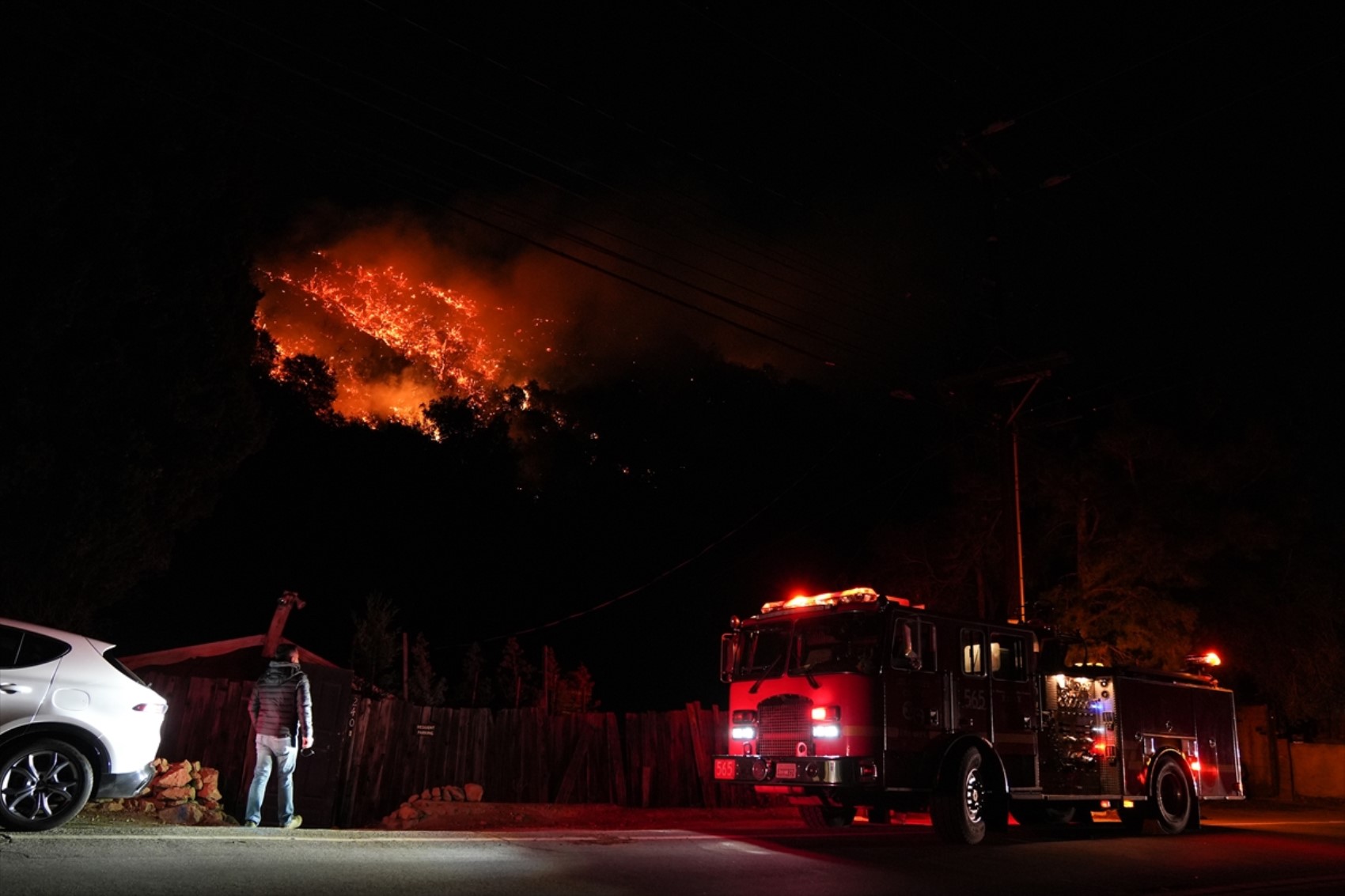 Los Angeles’ta orman yangınları 5 ayrı noktada devam ediyor