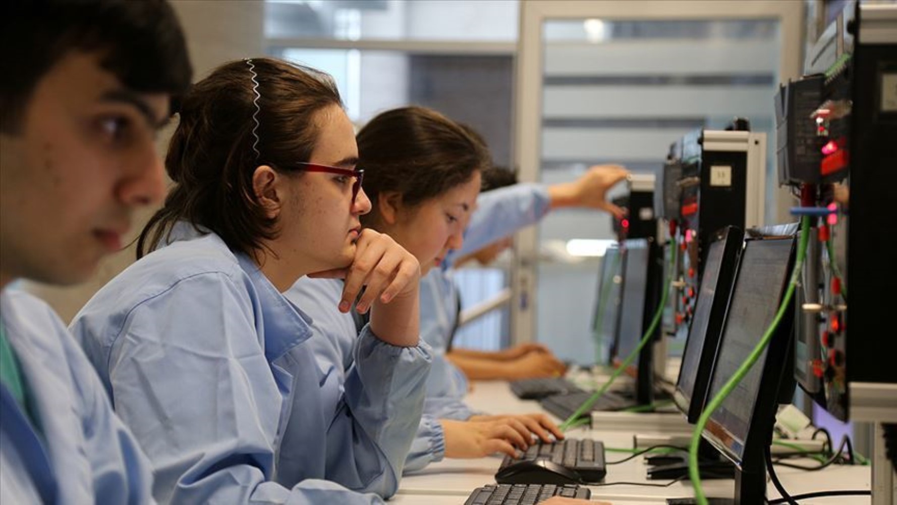 Ecco le professioni in ascesa! Gli stipendi arrivano fino a 200 mila lire turche