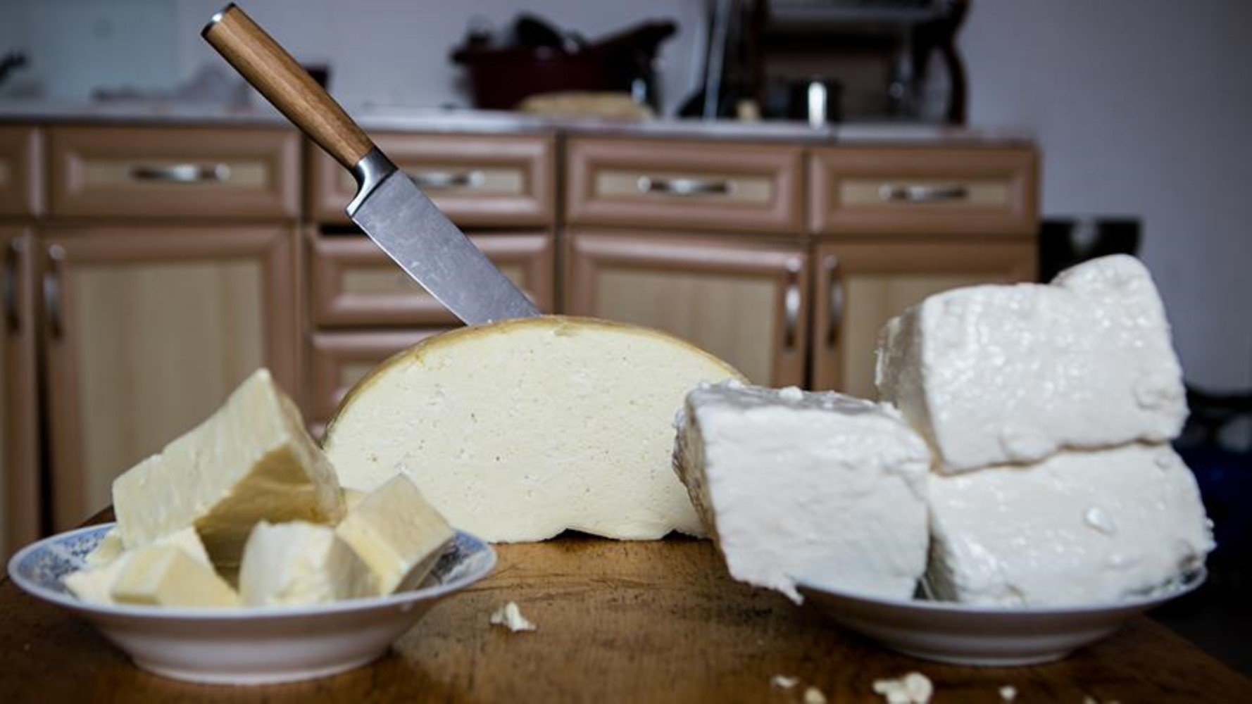 Ünlü peynir markası raflardan toplatılıyor! 'Sakın yemeyin' uyarısı yapıldı: Listeria bakterisi tespit edildi