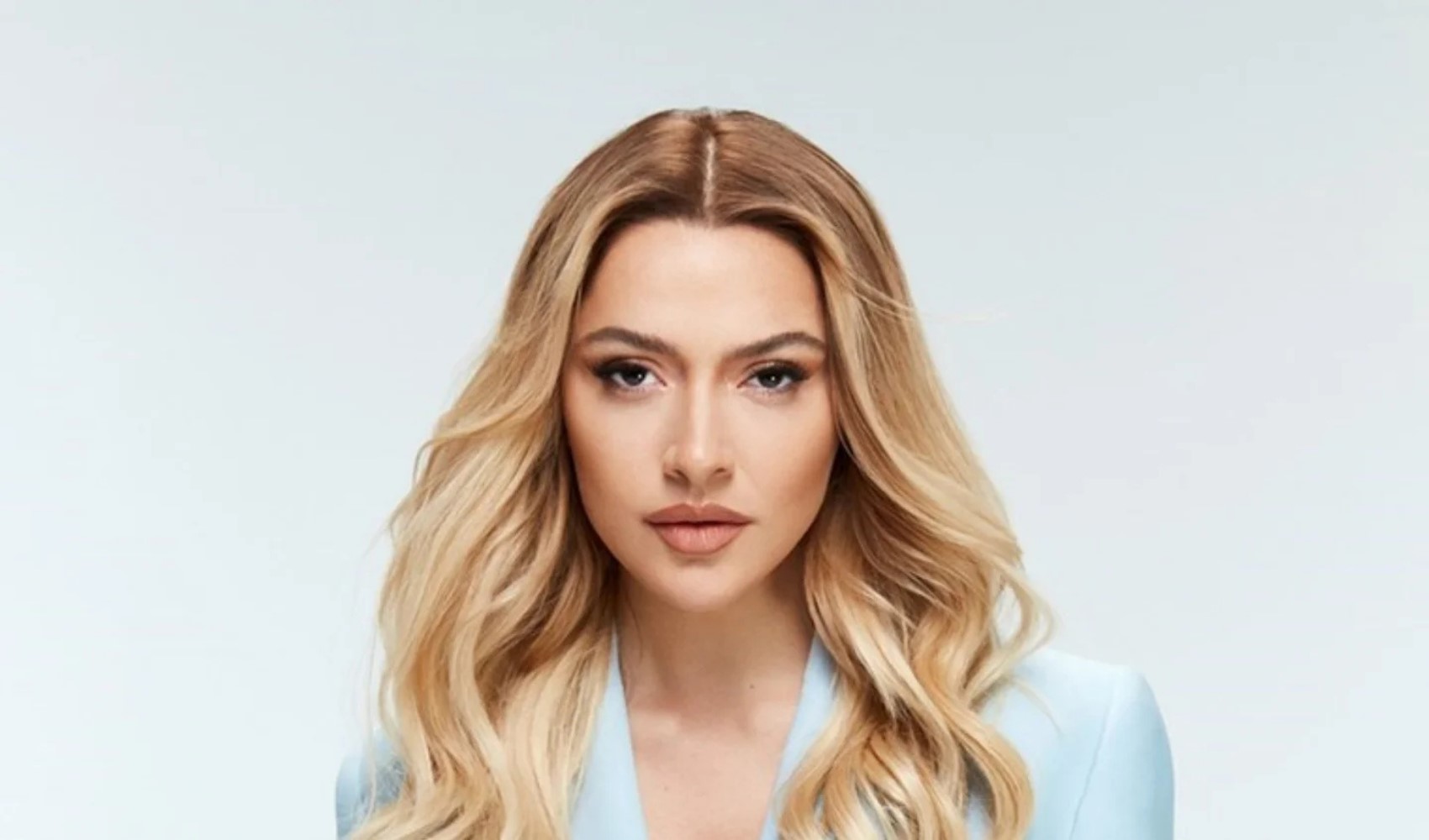 Hadise aşkını ilan etti: Yeni sevgilisi Şenol Sönmez kimdir? Kaç yaşında? Ne iş yapıyor? Nereli?