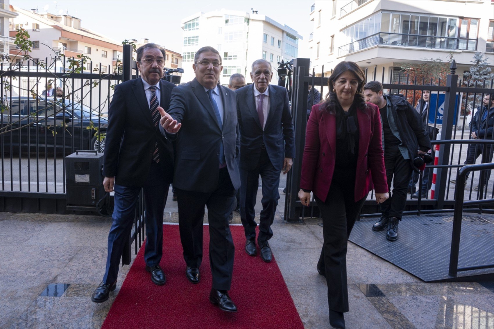 Bu İmralı kulisi çok konuşulacak... 'Ev hapsi kararı alındı' iddiası: İkinci görüşme öncesi Öcalan'ın 3 talebi belli oldu