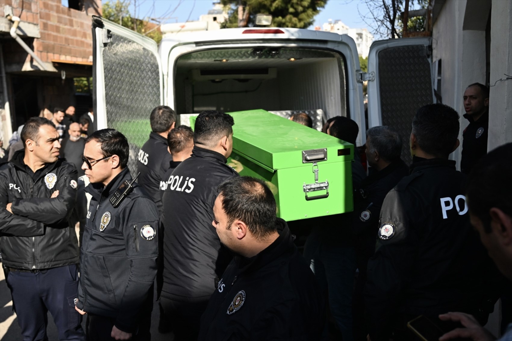 Polis memurunun 5 kişiyi katlettiği olayda sır perdesi aralandı